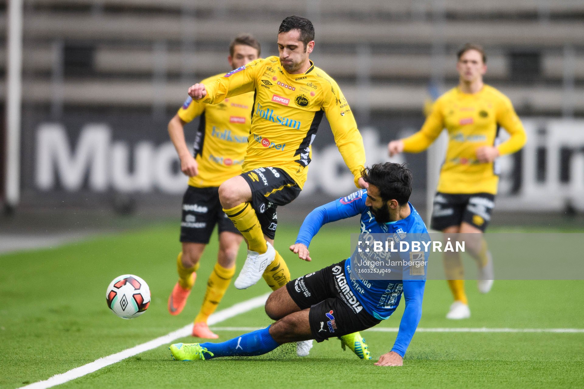 Halmstads Mohammed Ali Khan bryter boll av Elfsborgs Emir