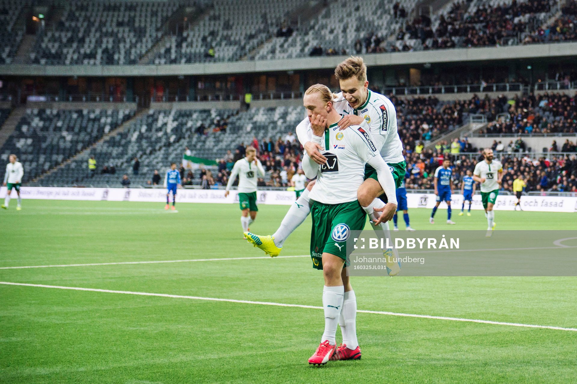 Hammarbys Isac Lidberg (tv) gör 2-1 och jublar med Dusan