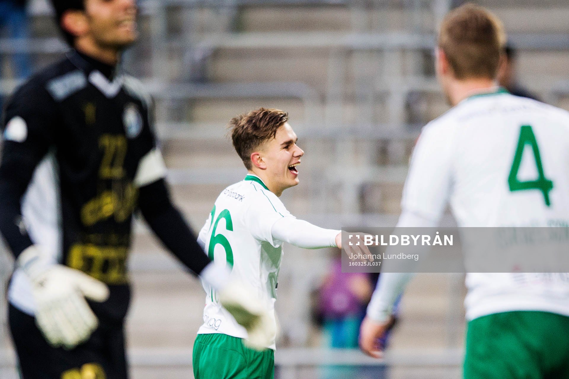 Hammarbys Dusan Jajic jublar efter att han har gjort 1-1 under en träningsmatch i fotboll mellan Hammarby och Esteghlal den 25 mars 2016 i Stockholm.
