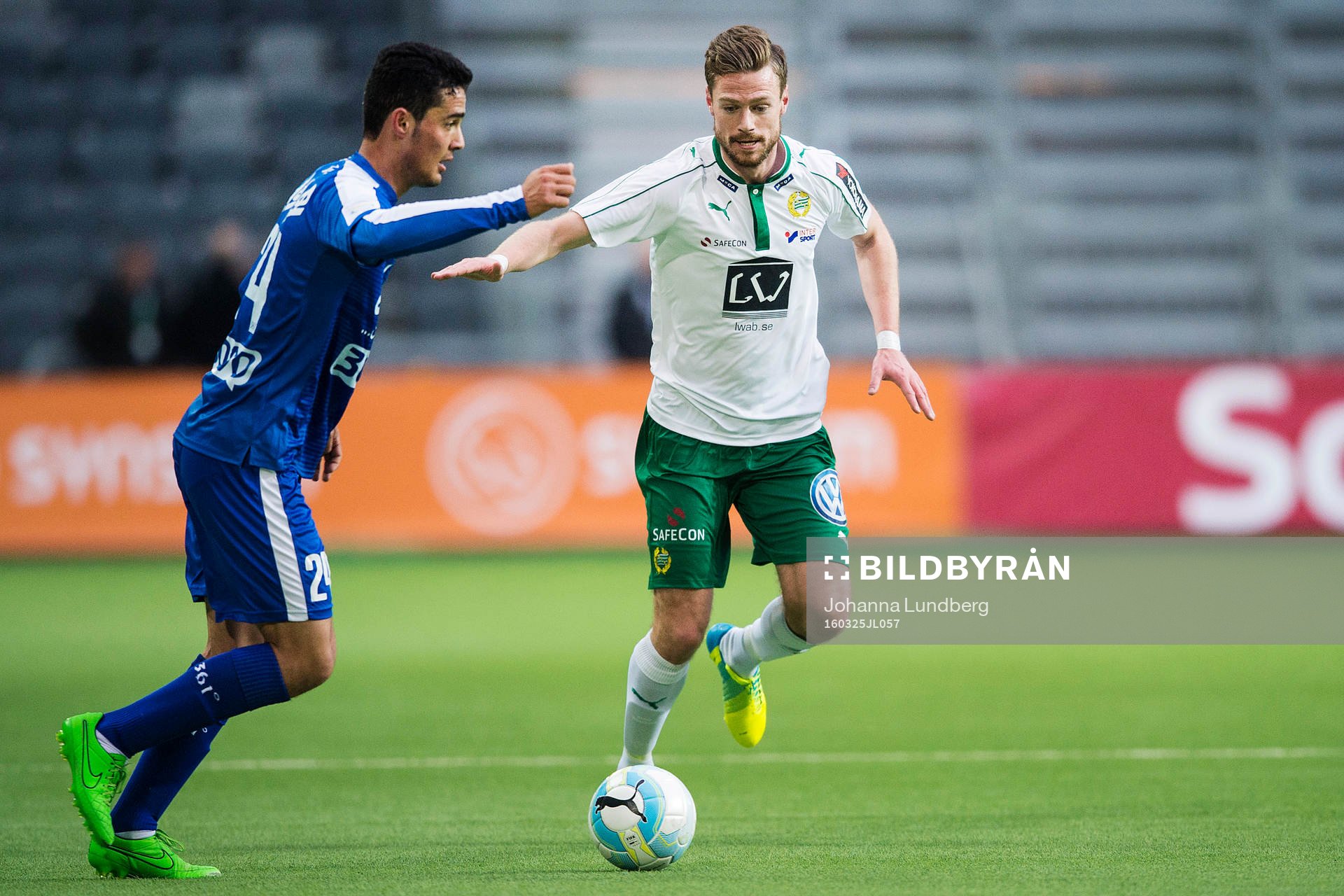 Esteghlals Omid Nourafkan och Hammarbys Arnor Smarason