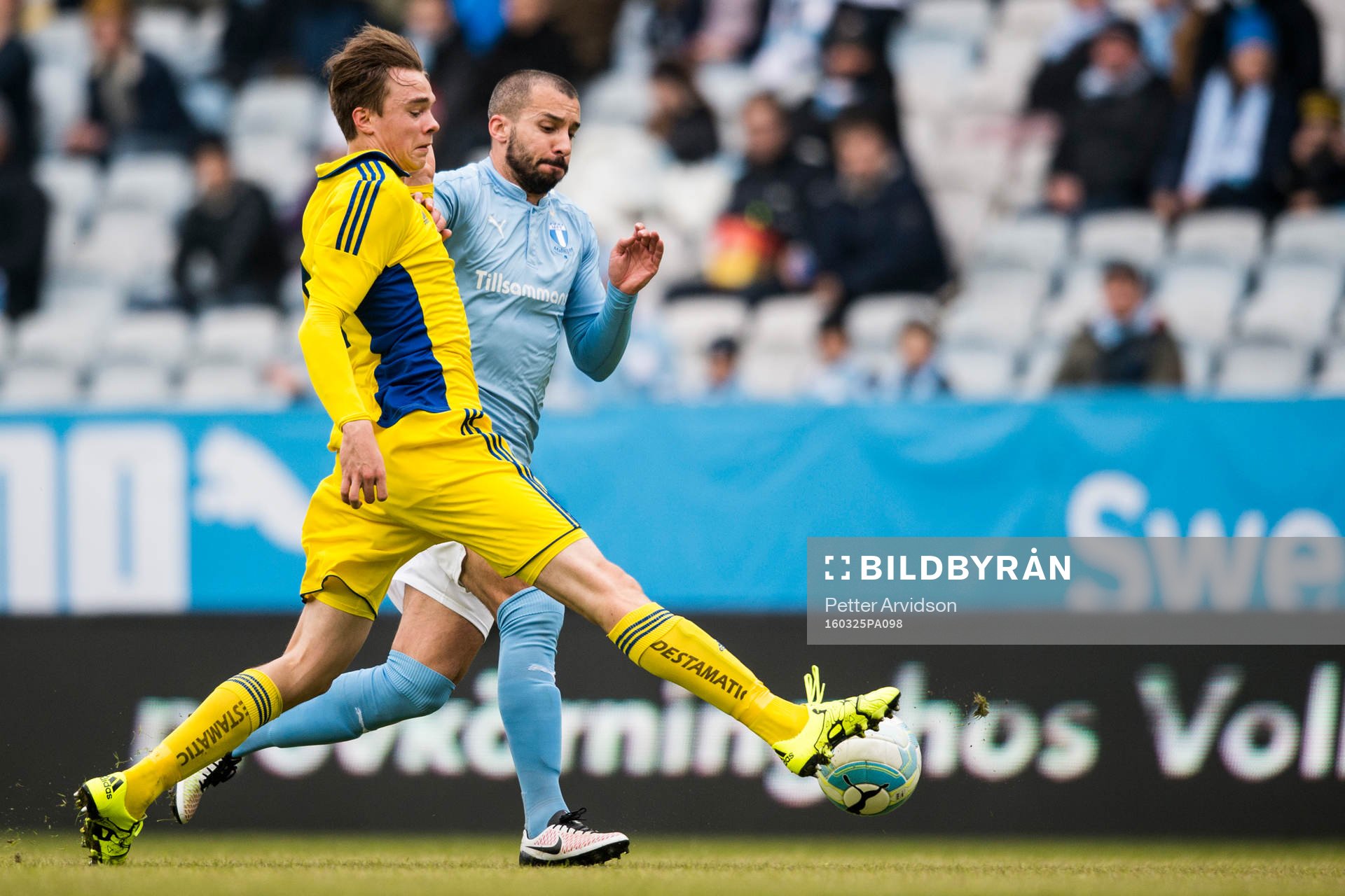 Helsingfors Leo Väisänen och Malmö FFs Guillermo Molins