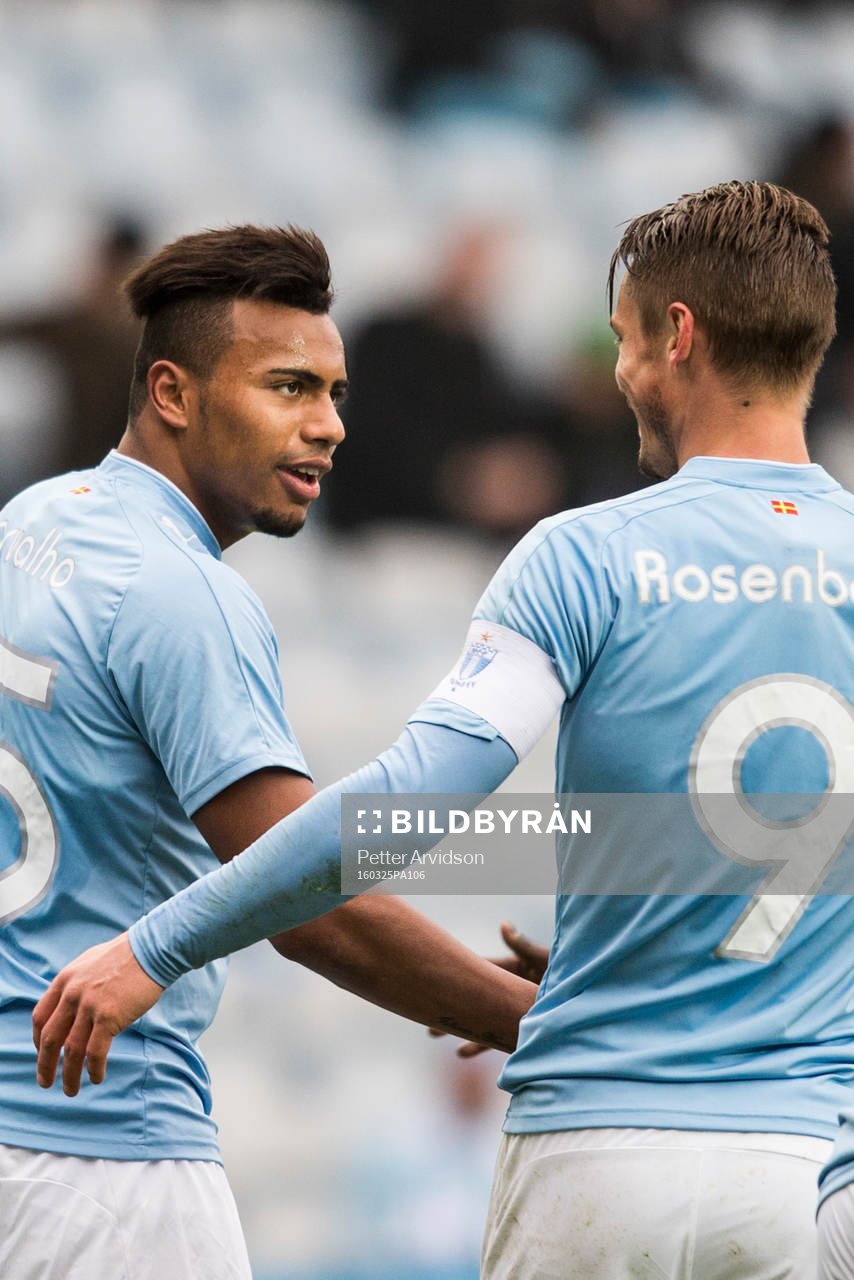 Malmö FFs Felipe Carvalho och Markus Rosenberg jublar efter 4-0 målet under en träningsmatch i fotboll mellan Malmö FF och Helsingfors den 25 mars 2016 i Malmö.