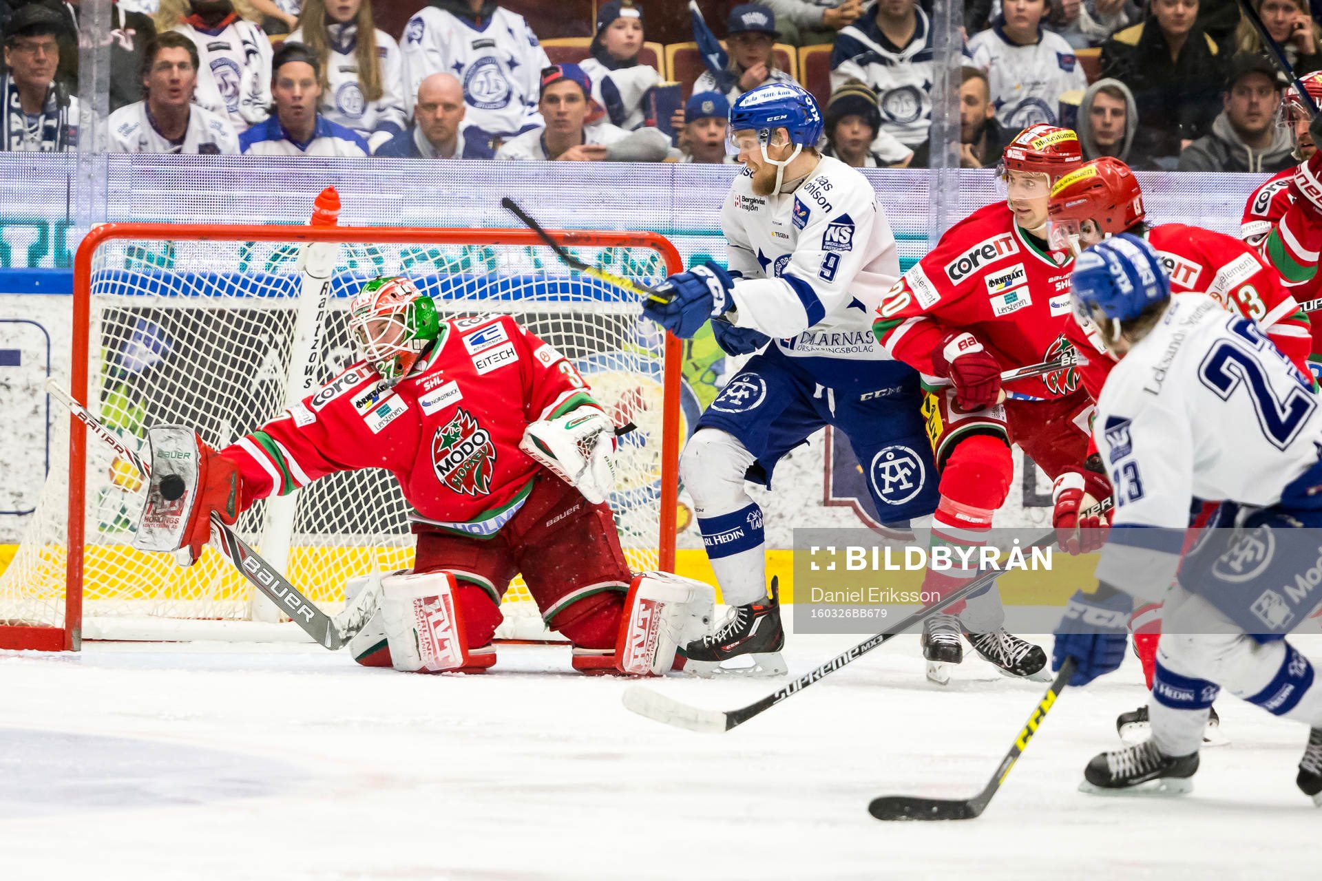 Modos målvakt Adam Reideborn räddar Leksands Lukas