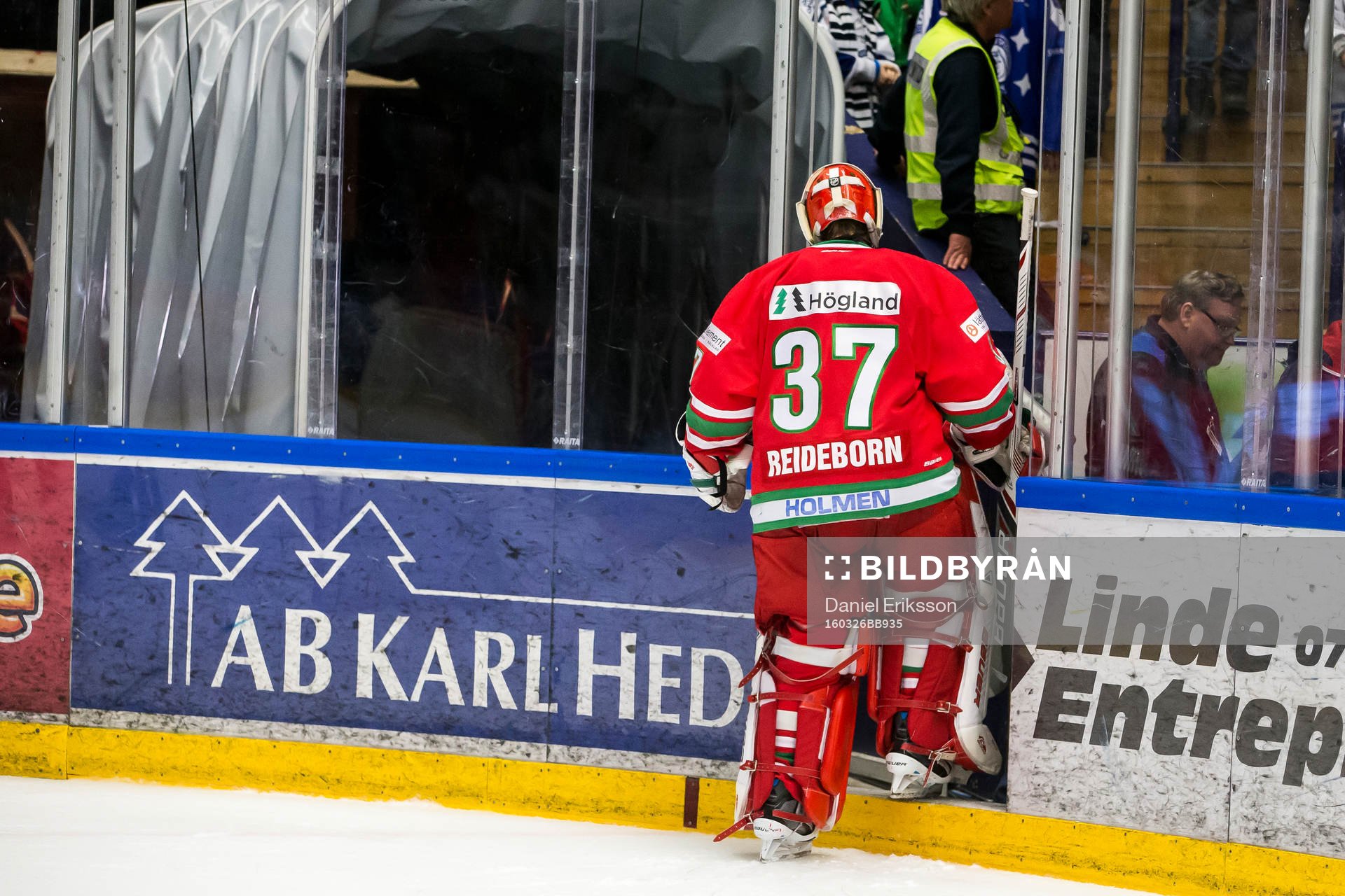 Modos målvakt Adam Reideborn lämnar Tegera arena