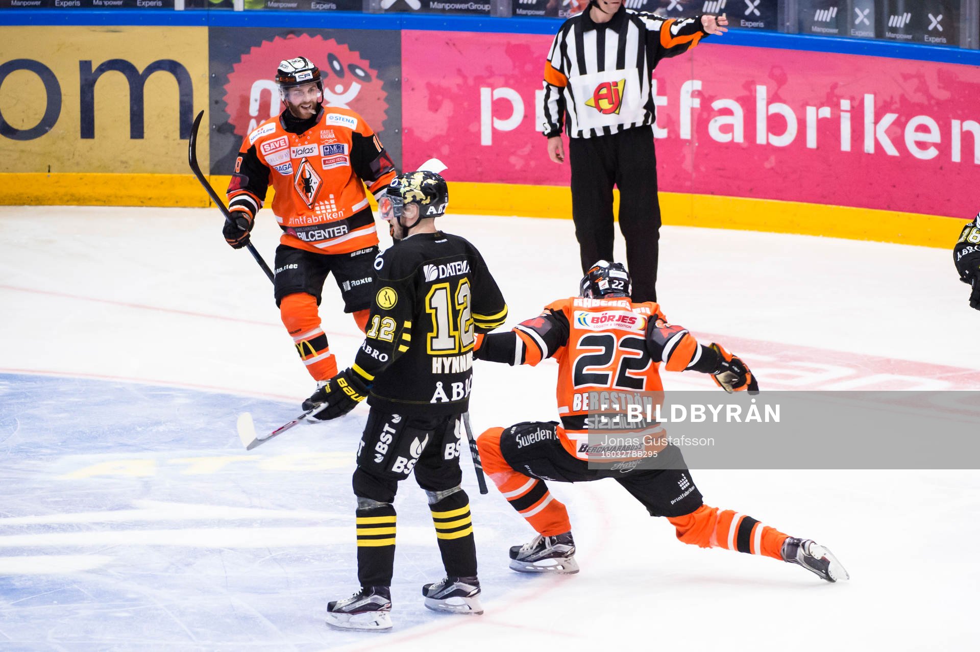 Karlskronas Alexander Bergström gör 1-0