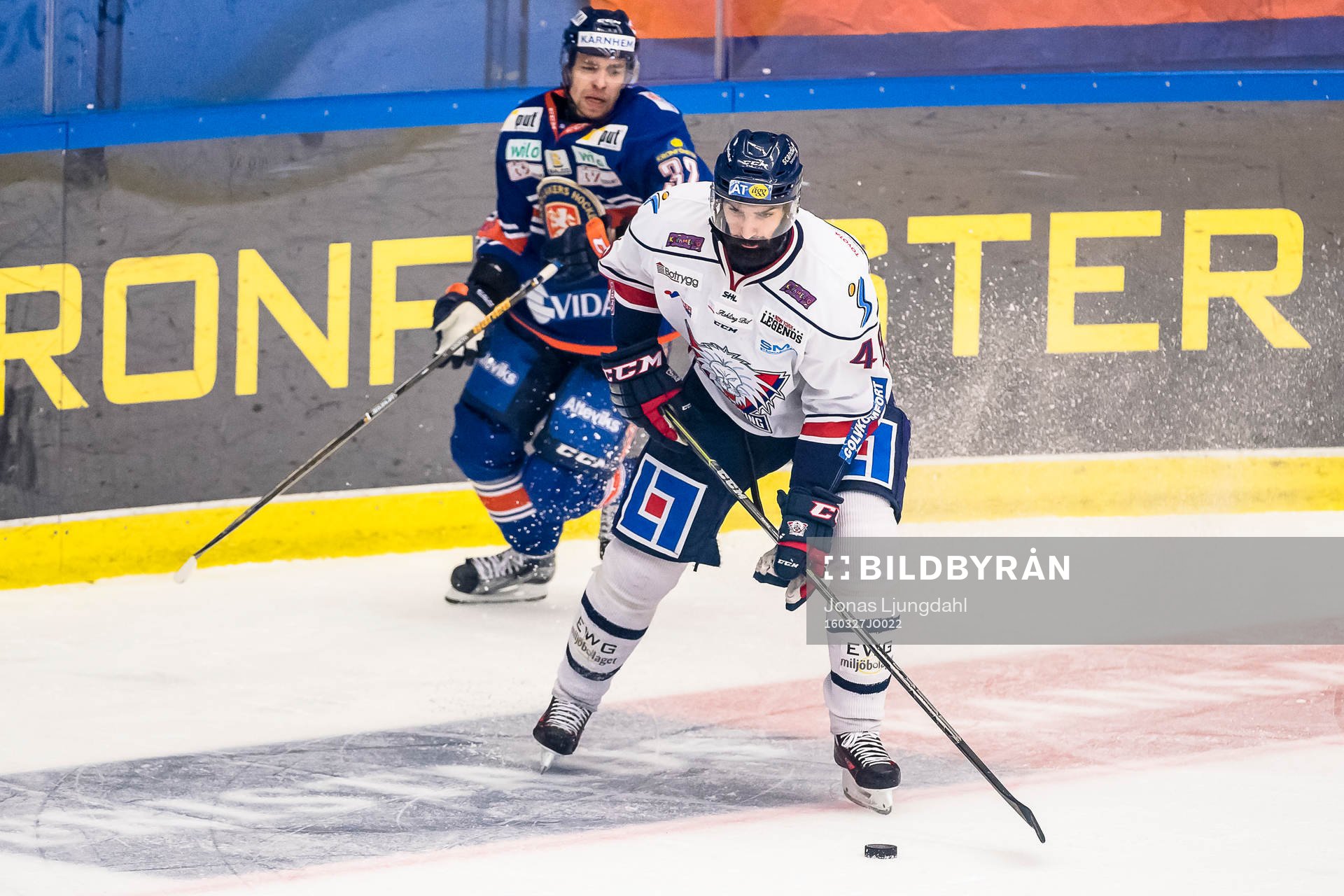 Linköpings Daniel Rahimi jagas Växjös Sakari Salminen