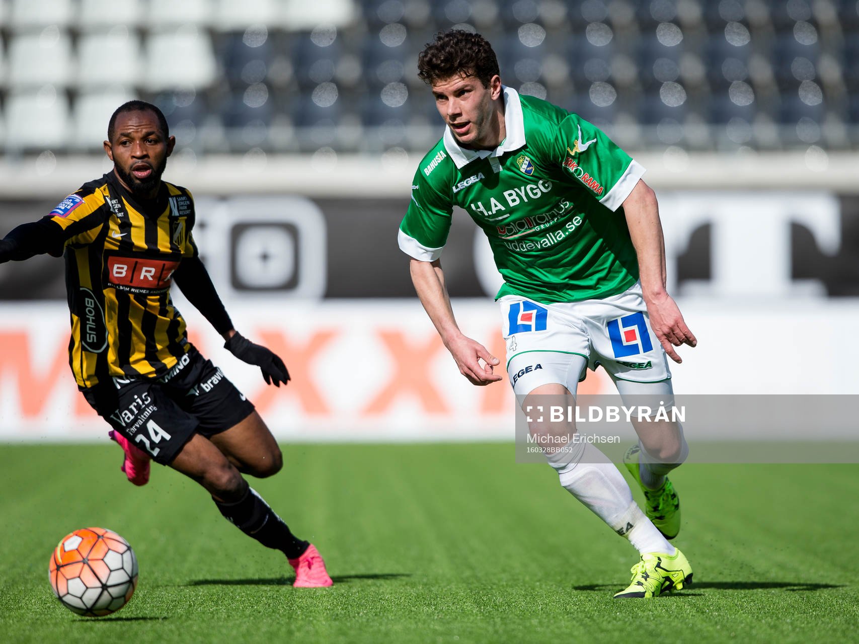 Ljungskiles Mattias Pedersen före Häckens René Makondele