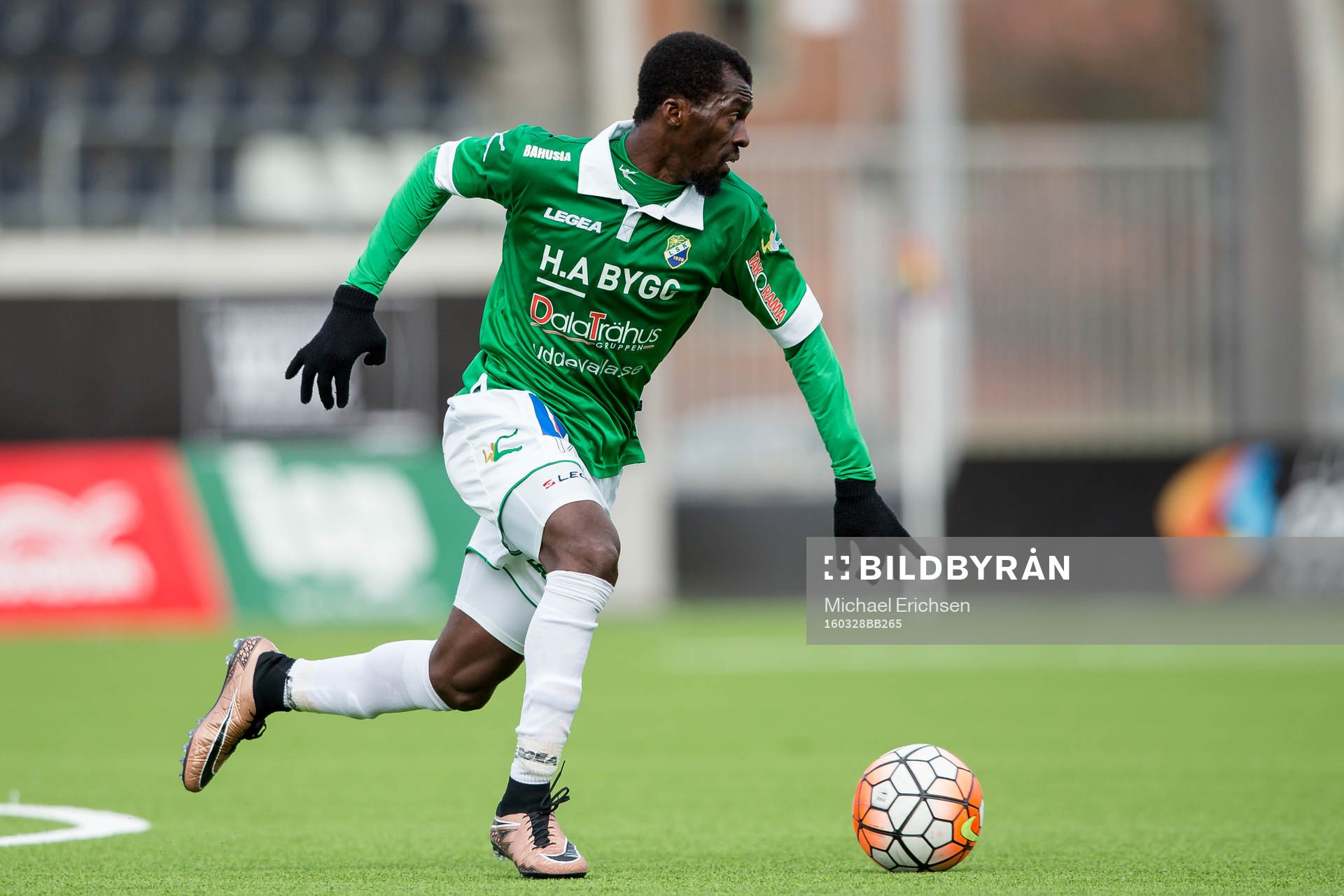 Ljungskiles Yussif Chibsah under en träningsmatch i fotboll mellan Häcken och Ljungskile den 28 mars 2016 i Göteborg.