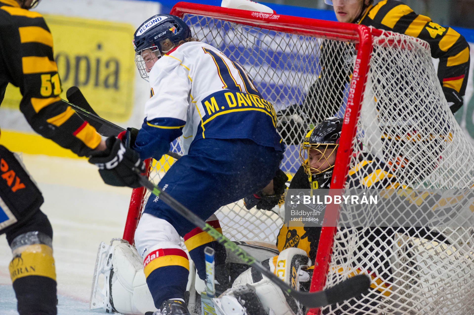 Djurgårdens Marcus Davidsson kör över Skellefteås