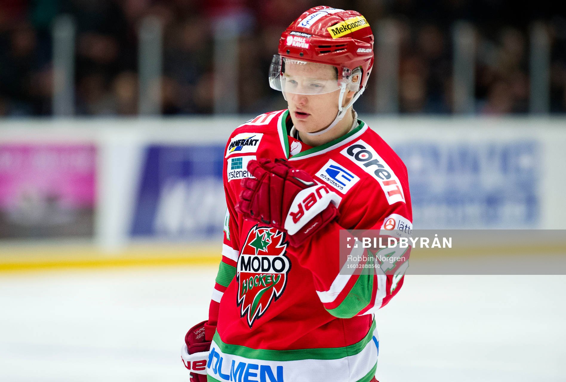 Modos Carl Grundström jublar