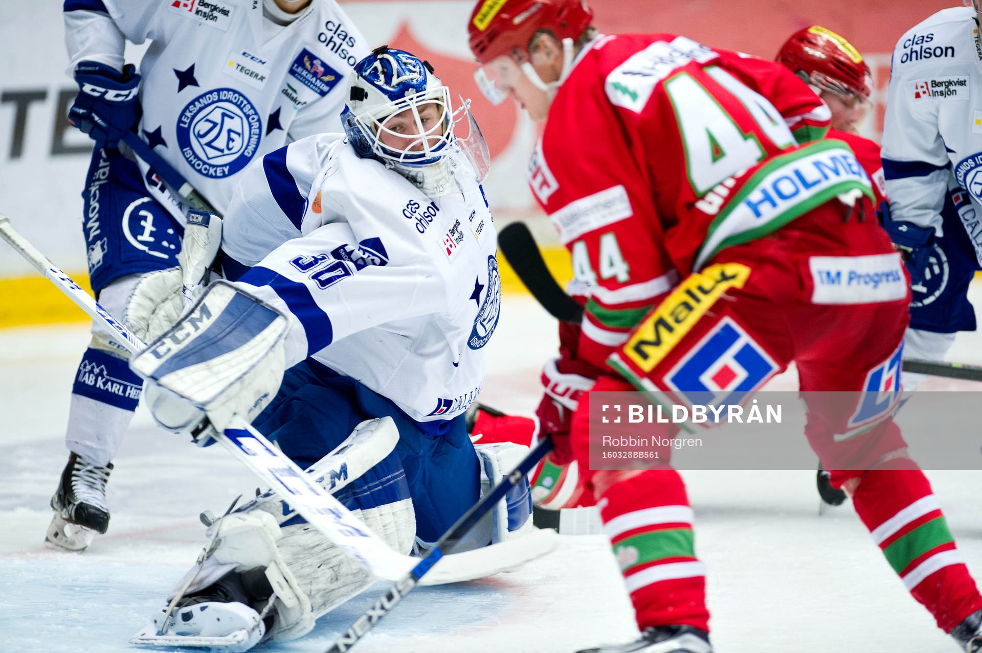 Modos Carl Grundström gör 4-1 målet på Leksands