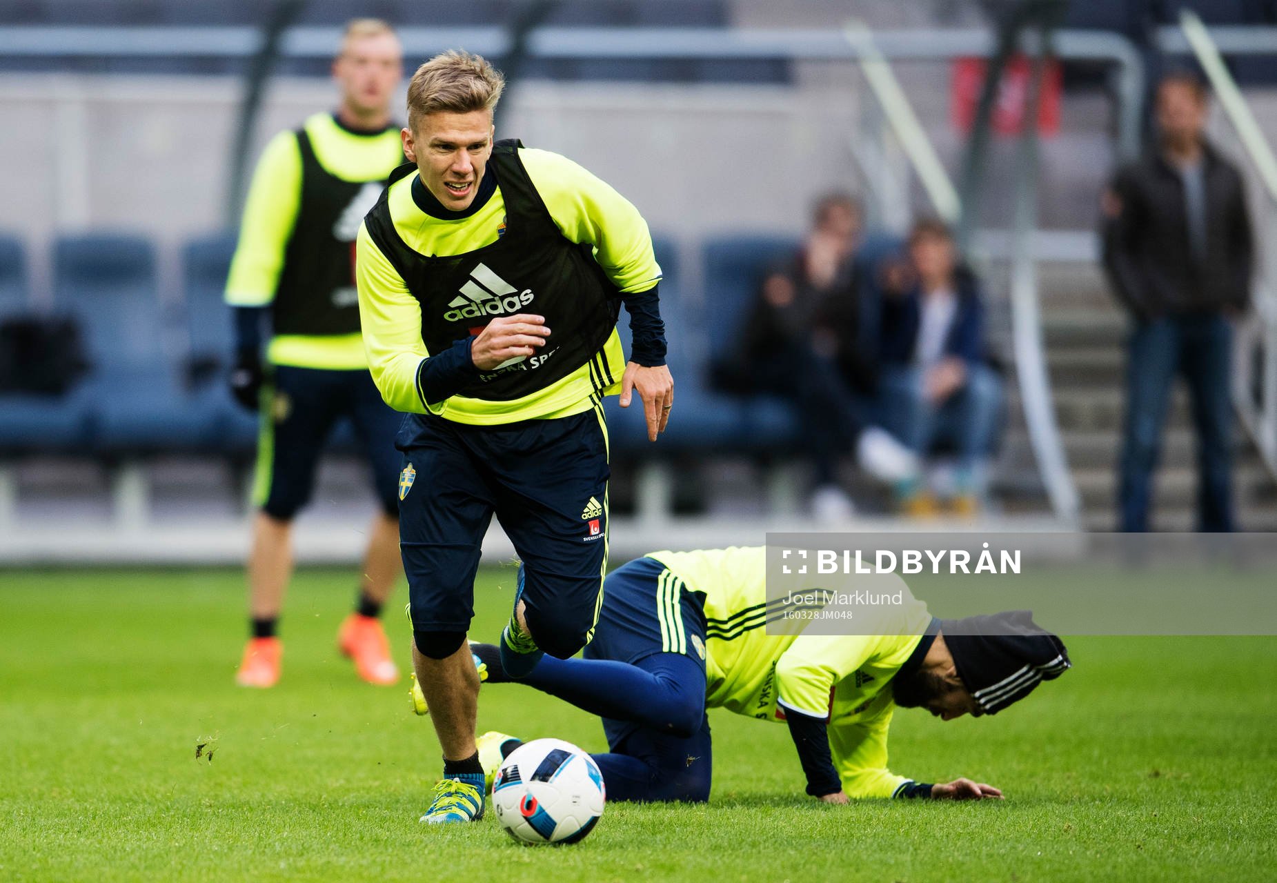Pontus Wernbloom fintar Jimmy Durmaz