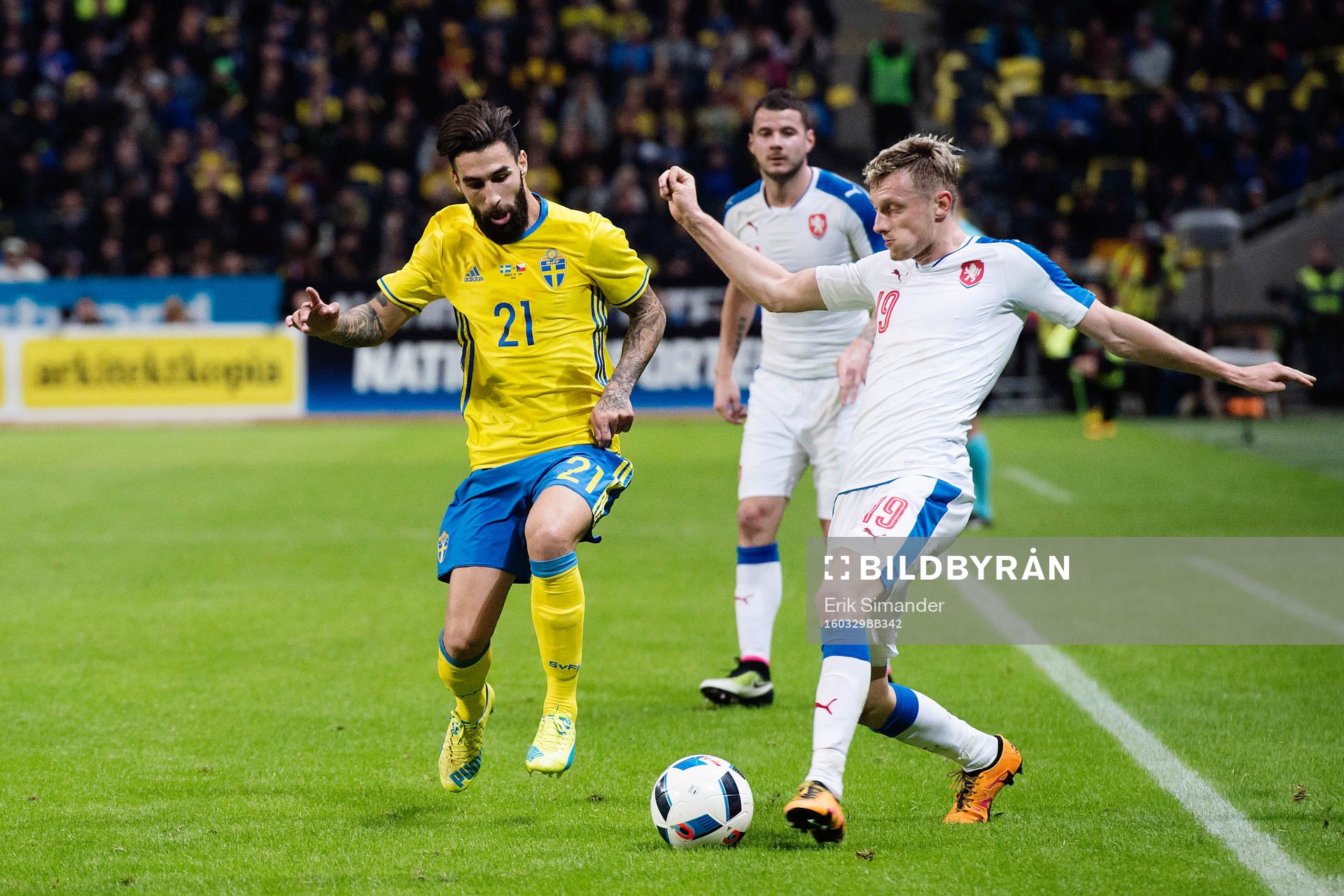 Sveriges Jimmy Durmaz och Tjeckien Ladislav Krejci