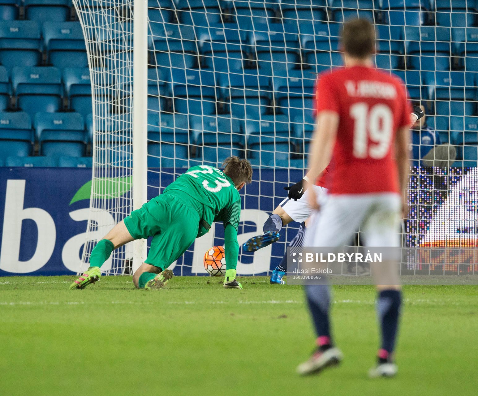 2-0 after goalkeeper mistake, Jesse Joronen. Norway -
