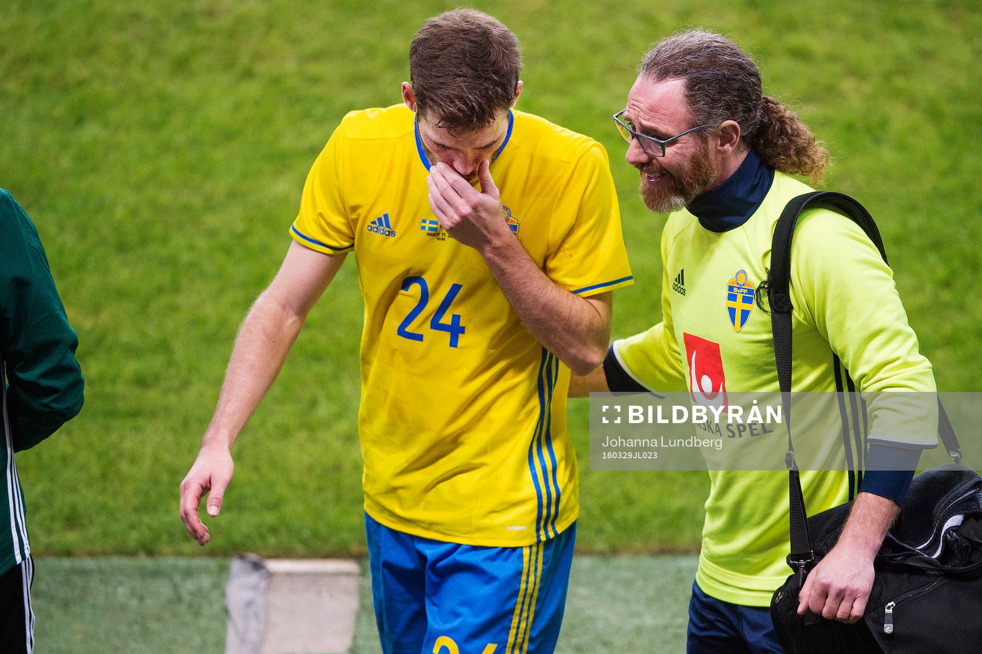 Sveriges Emil Salomonsson går ut skadad