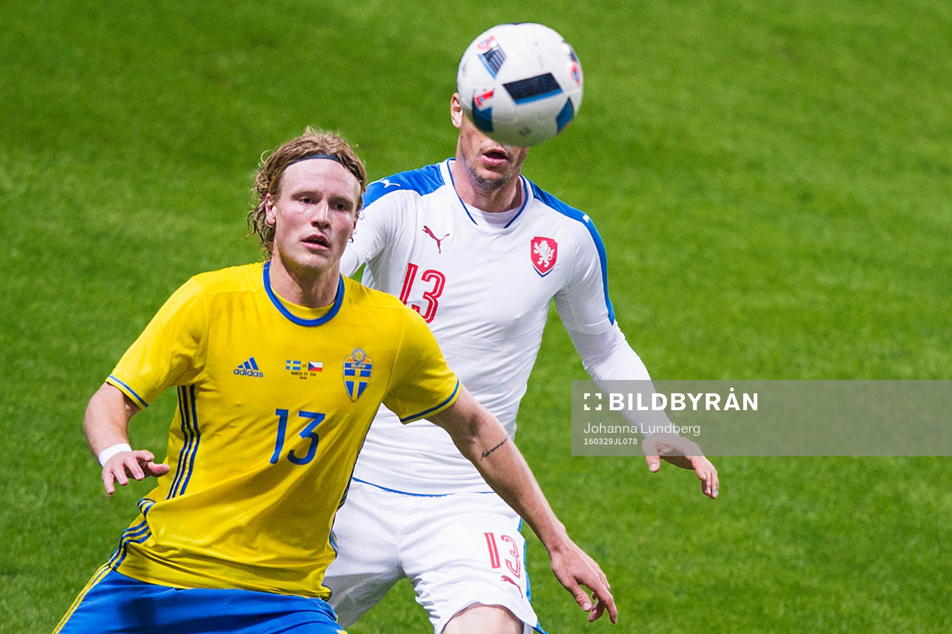 Sveriges Oscar Hiljemark och Tjeckien  Jakub Rada