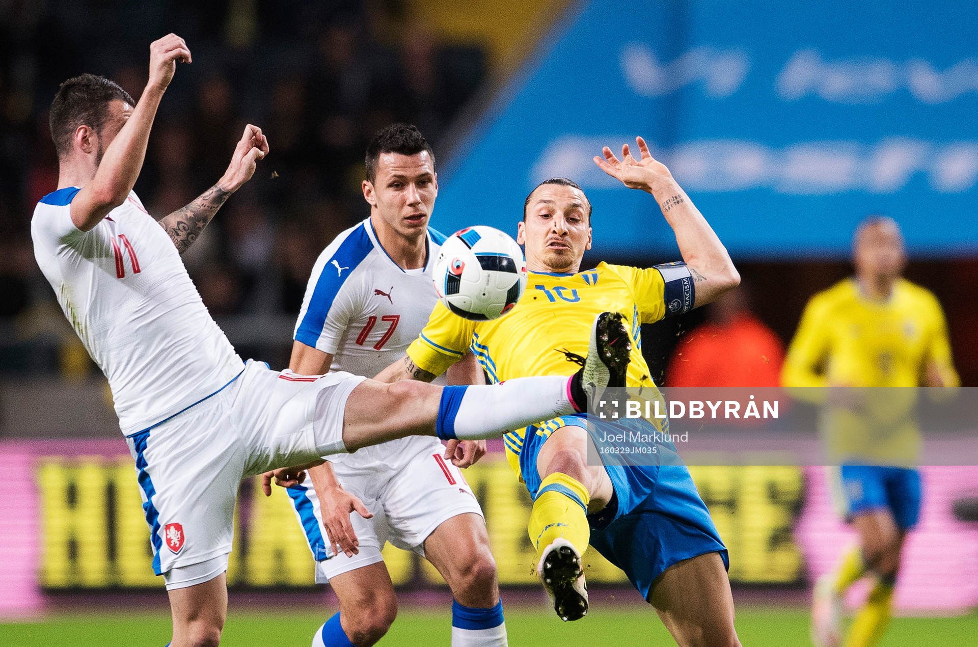 Tjeckiens Daniel Pudil och Marek Suchy utmanas av Sveriges