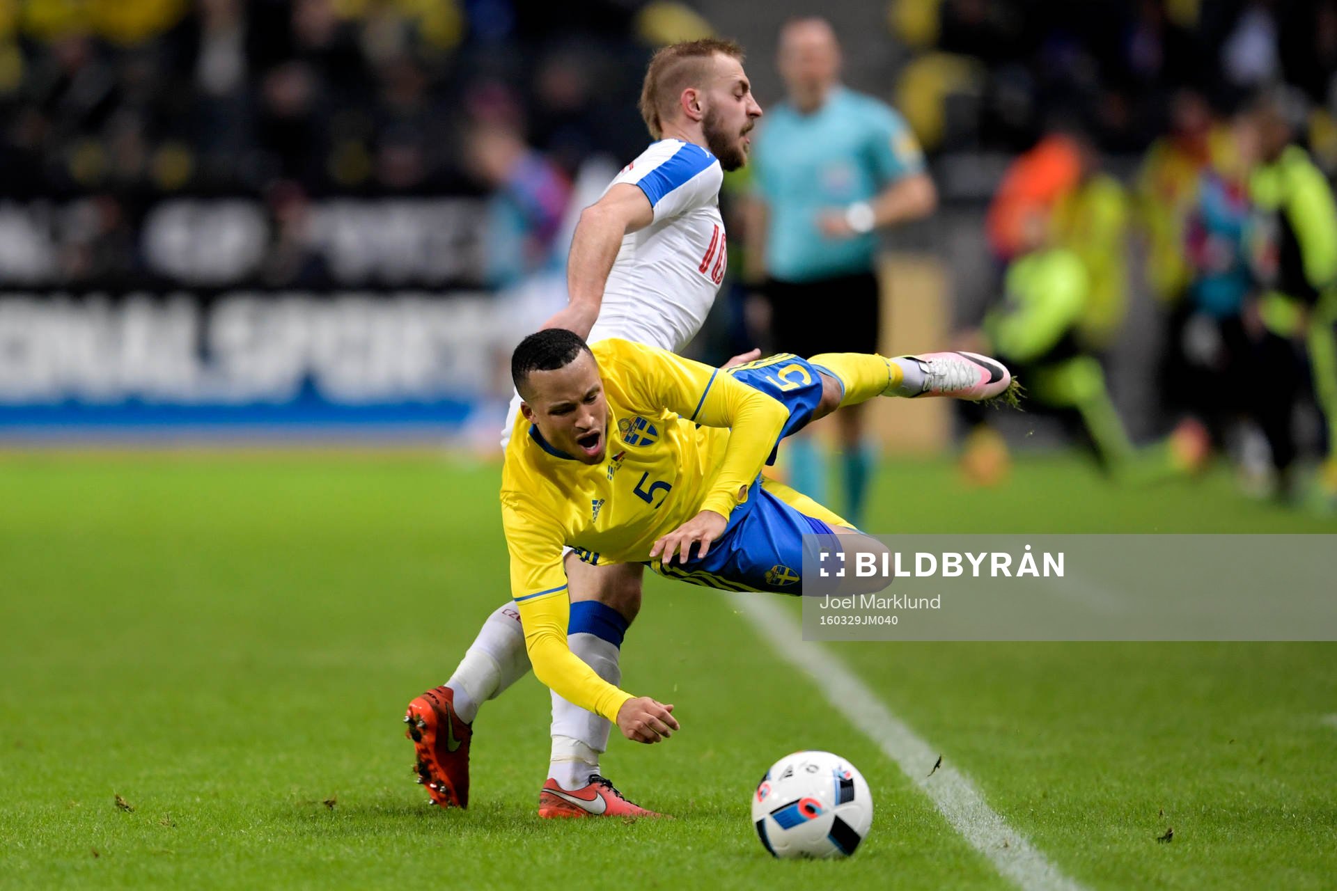 Tjeckiens Jiri Skalak fäller Sveriges Martin Olsson