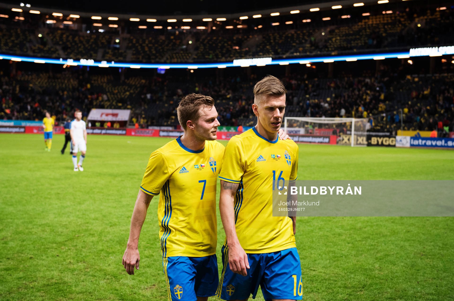 Sveriges Sebastian Larsson och Pontus Wernbloom lämnar