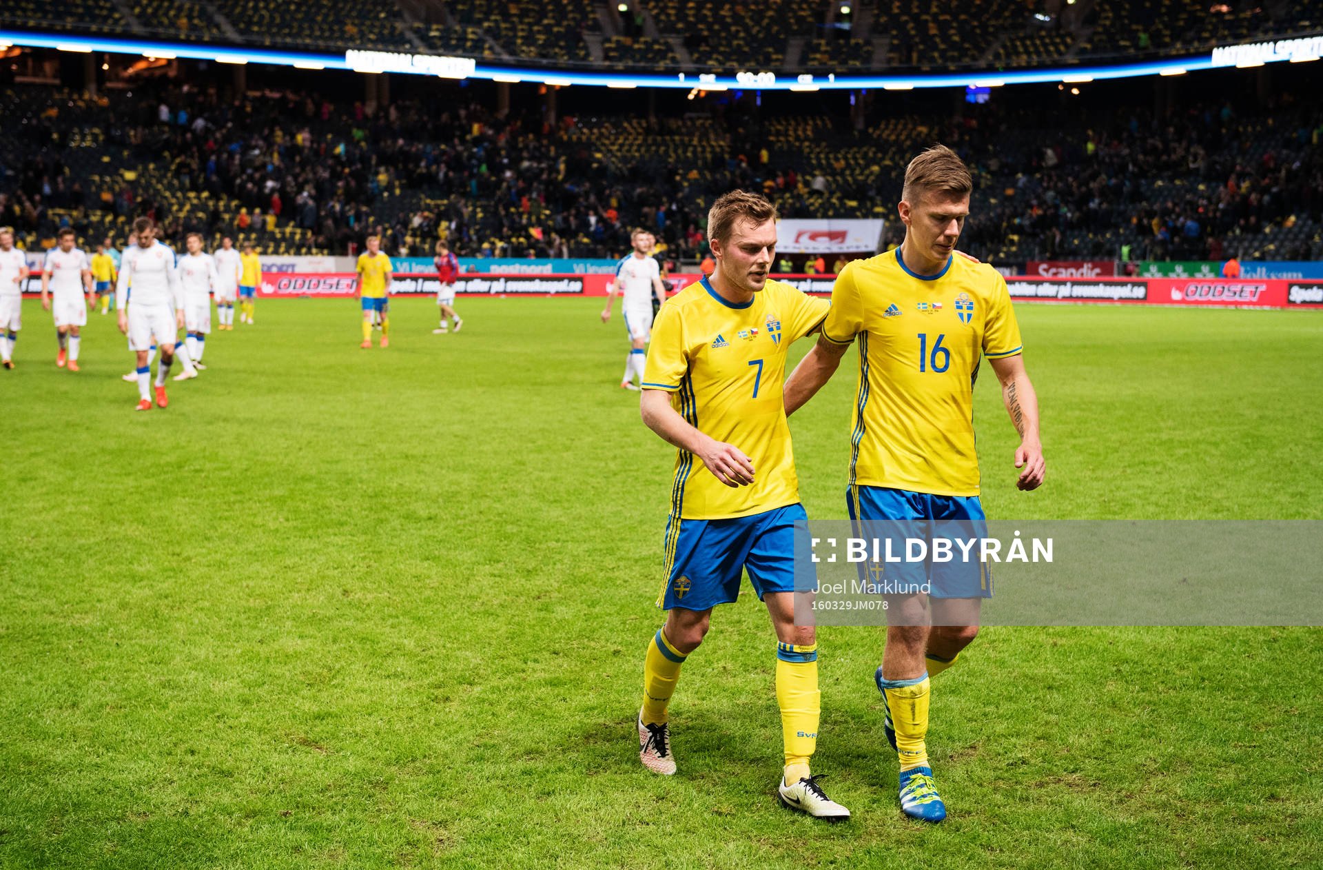 Sveriges Sebastian Larsson och Pontus Wernbloom lämnar