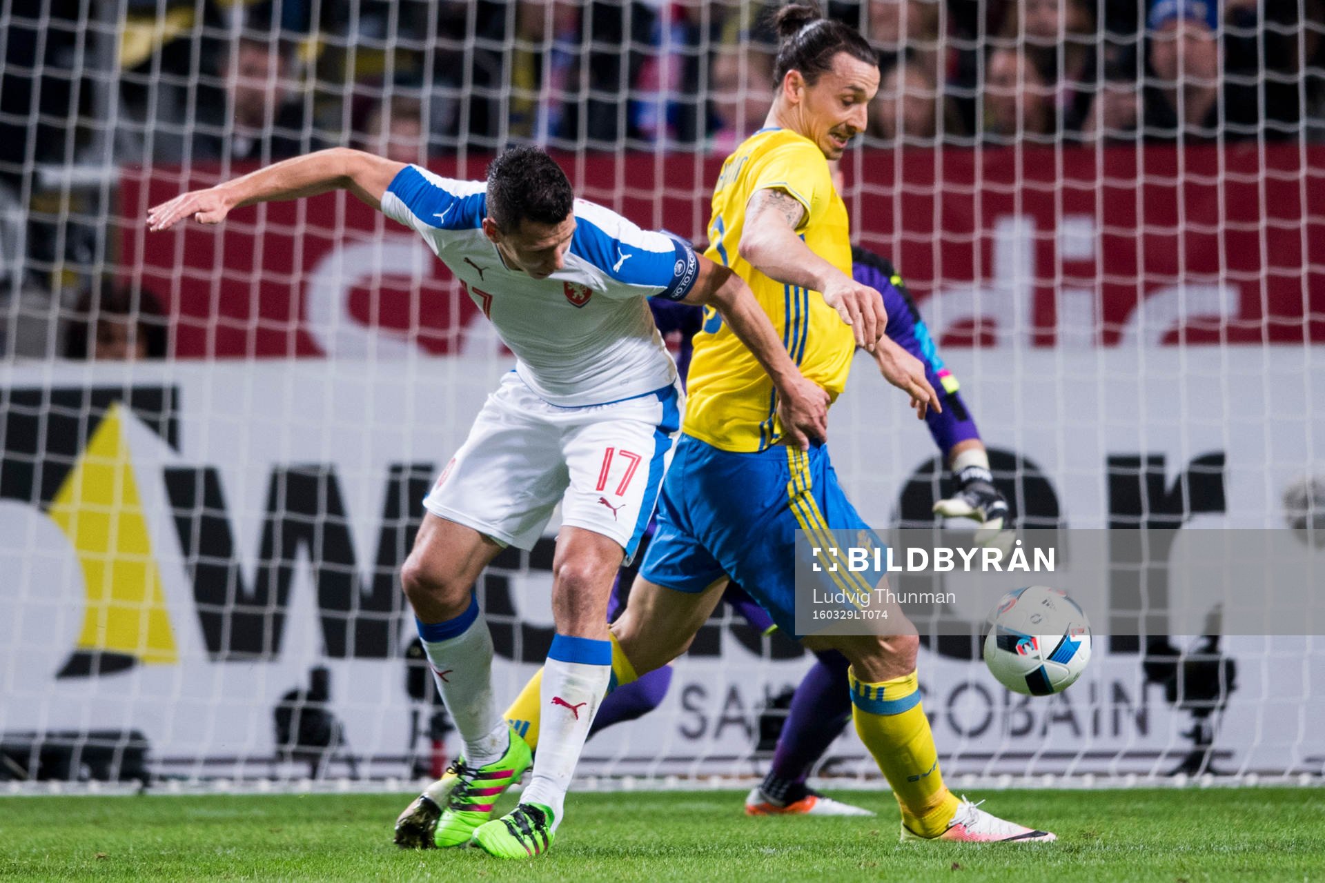 Tjeckiens Marek Suchy och Sveriges Zlatan Ibrahimovic