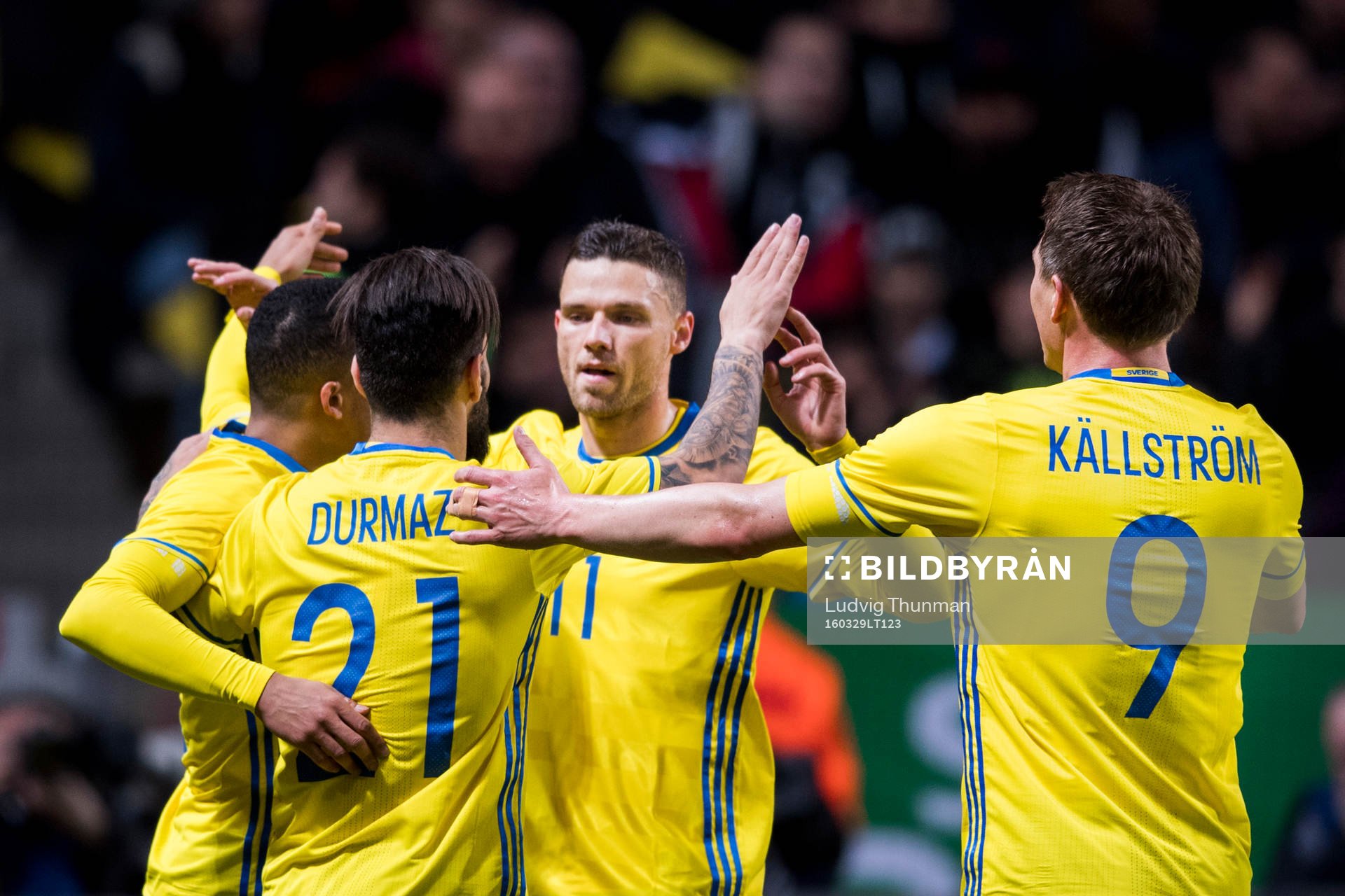 Sveriges Martin Olsson, Jimmy Durmaz och Kim Källström