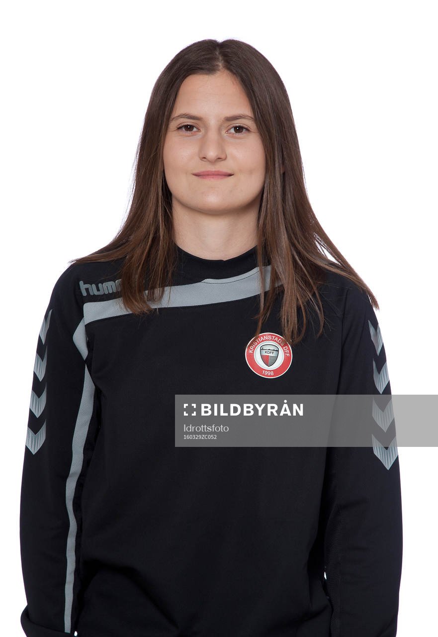 Edona Karimani poserar för ett porträtt den 29 mars 2016 i Kristianstad.