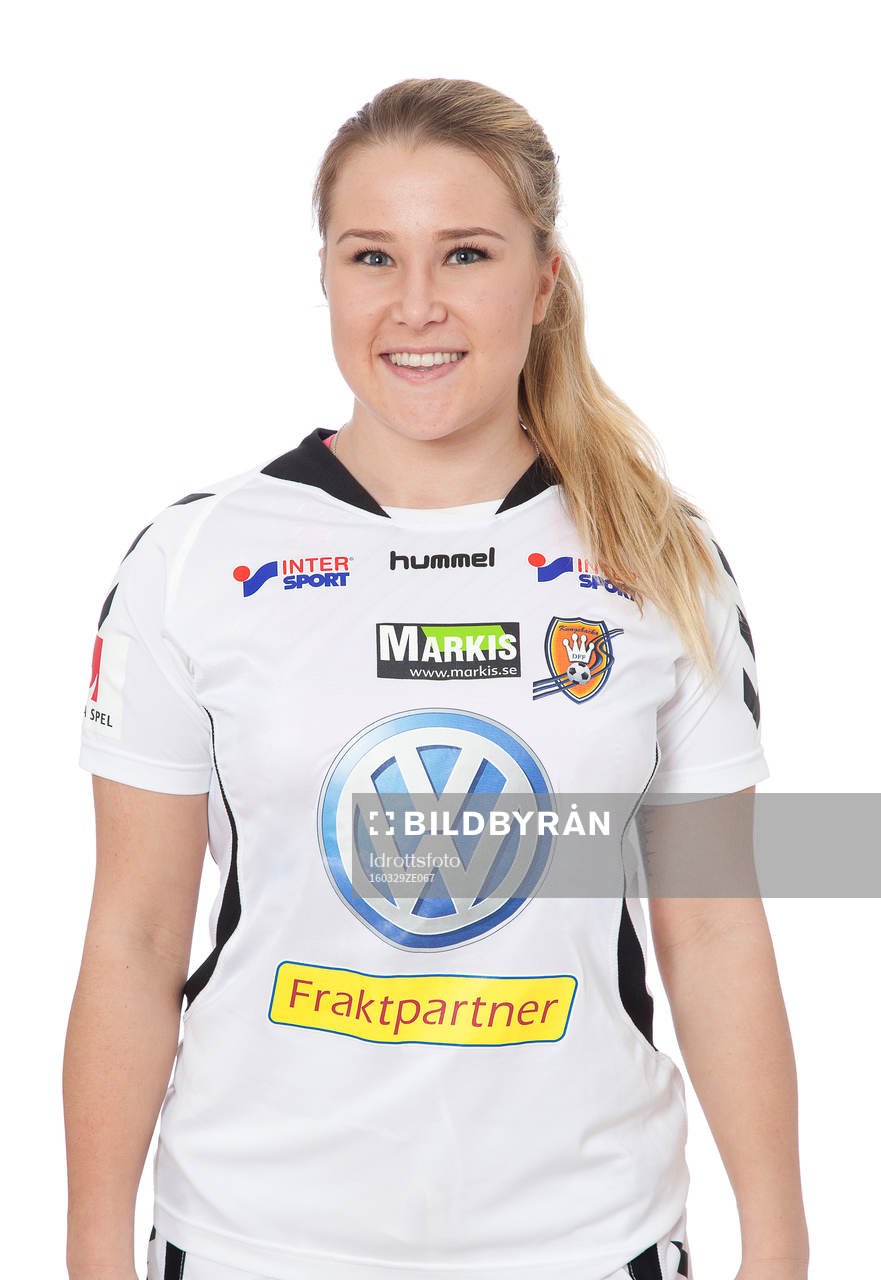 Målvakt Johanna Jostedal poserar för ett porträtt den 29 mars 2016 i Kungsbacka.