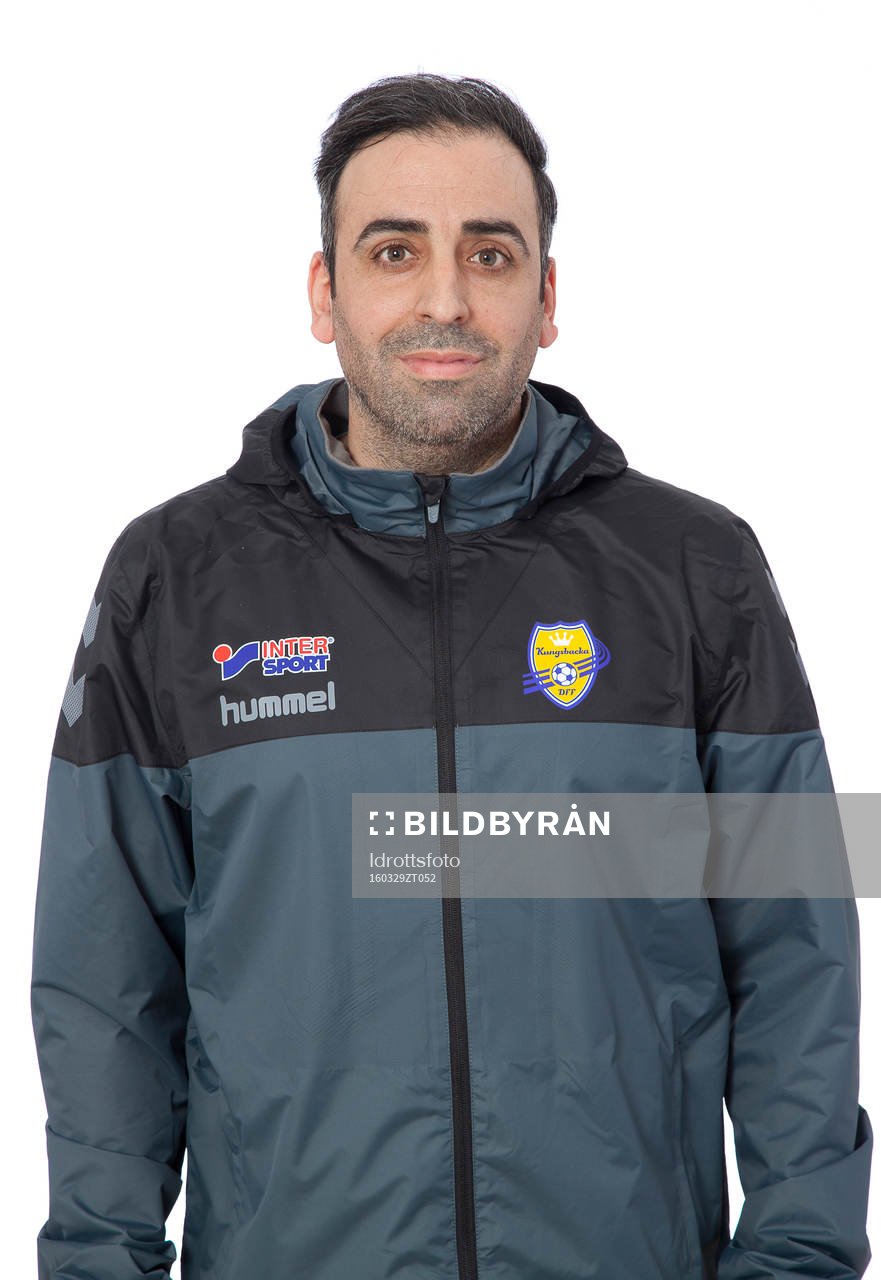 Jamal EL Moussaoui poserar för ett porträtt den 29 mars 2016 i Kungsbacka.