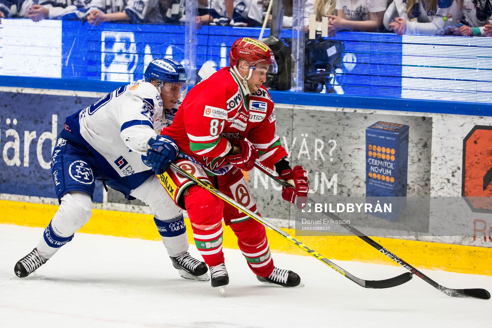 Leksands Matias Lassen jagar Modos Ilari Filppula i