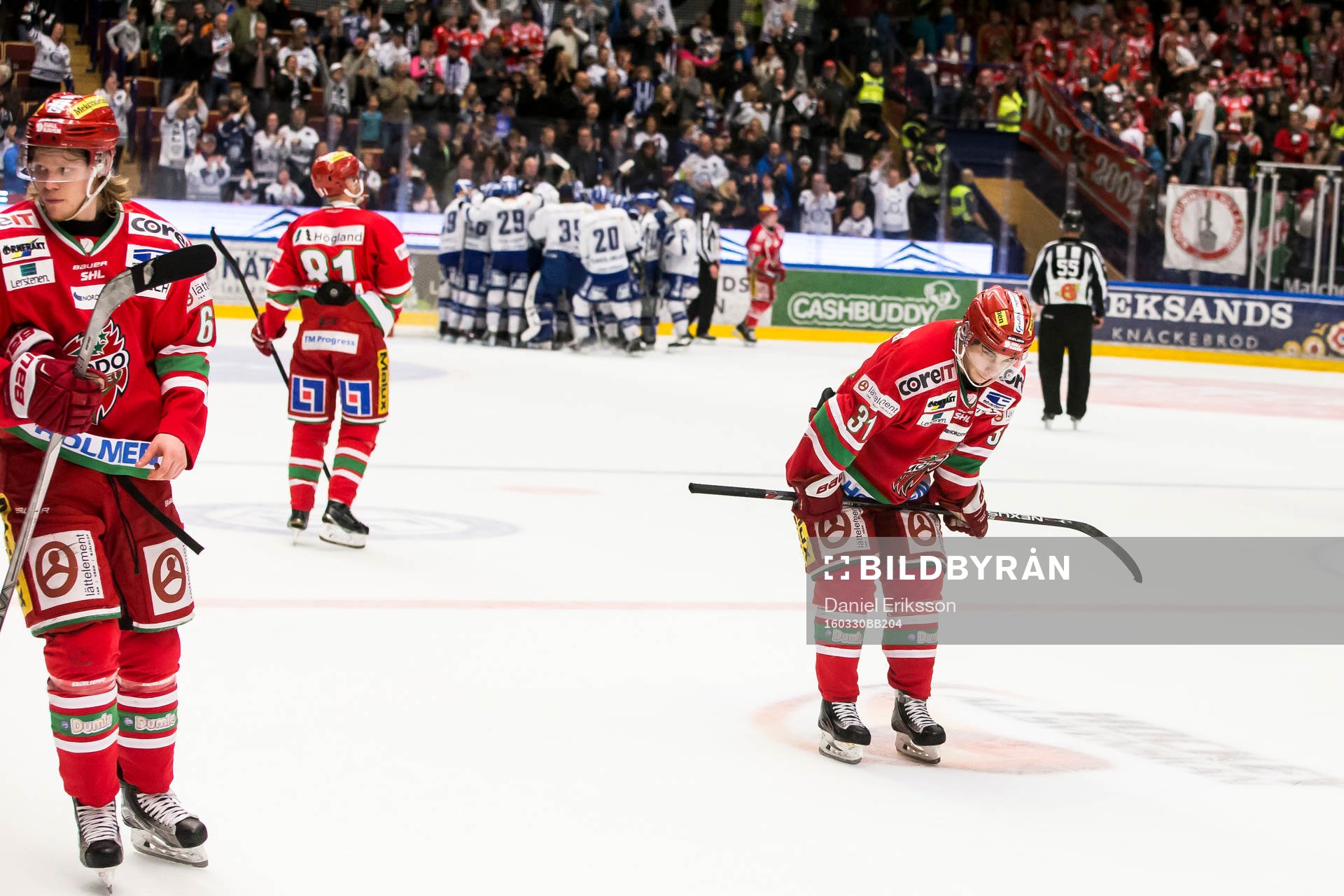 Leksands jublar bakom deppande Modos Gustav Possler  Ilari