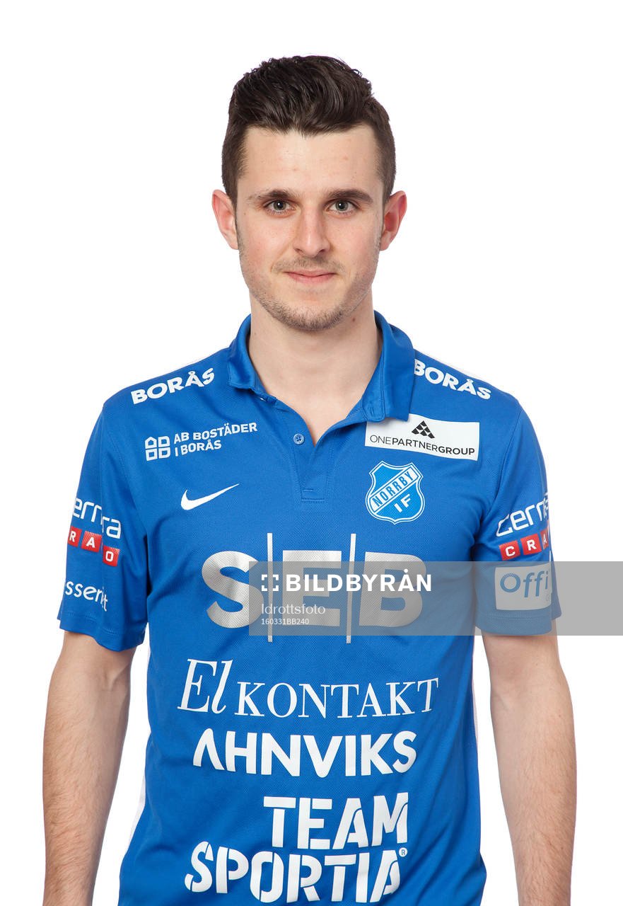 Kadir Hodzic poserar för ett porträtt den 31 mars 2016 i Borås.