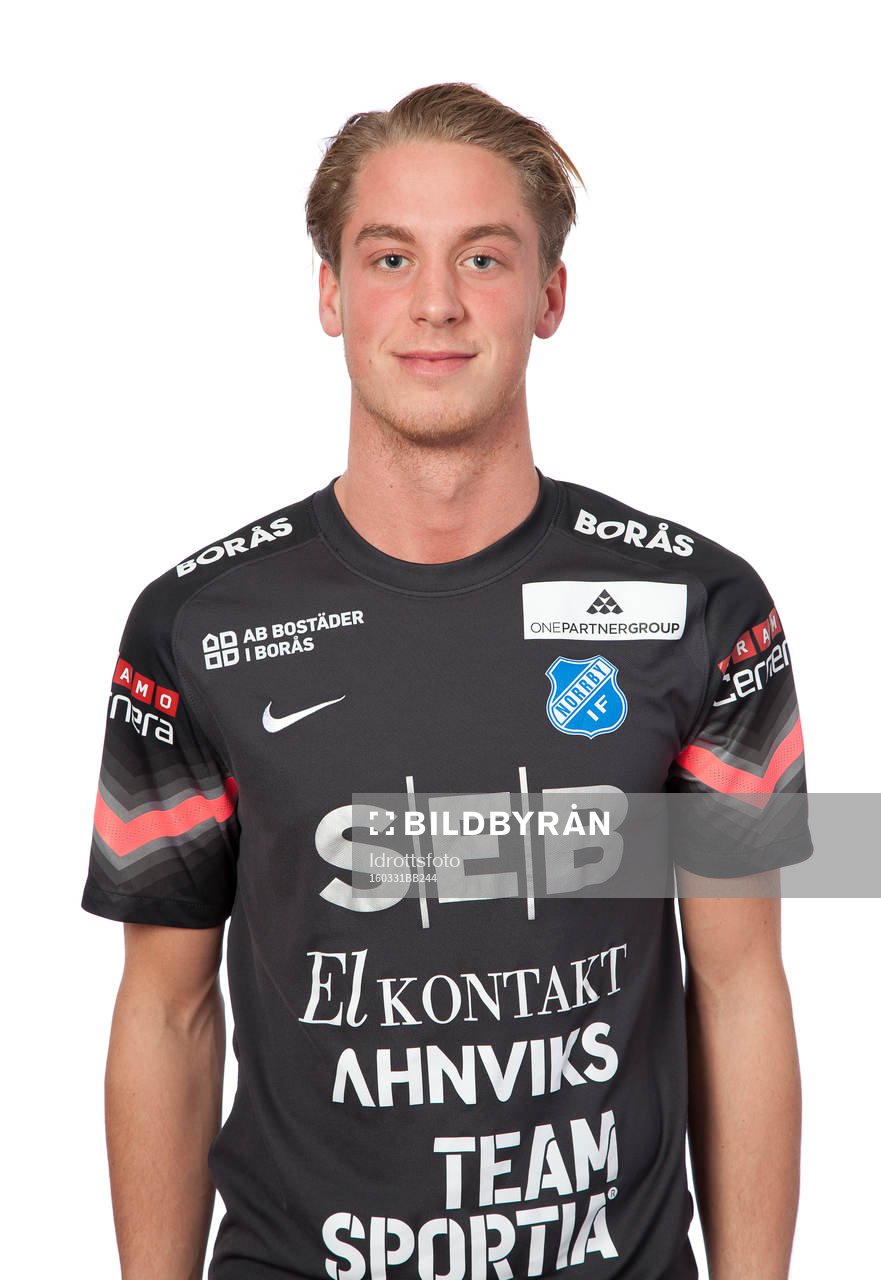 Målvakt Robin Holmer poserar för ett porträtt den 31 mars 2016 i Borås.