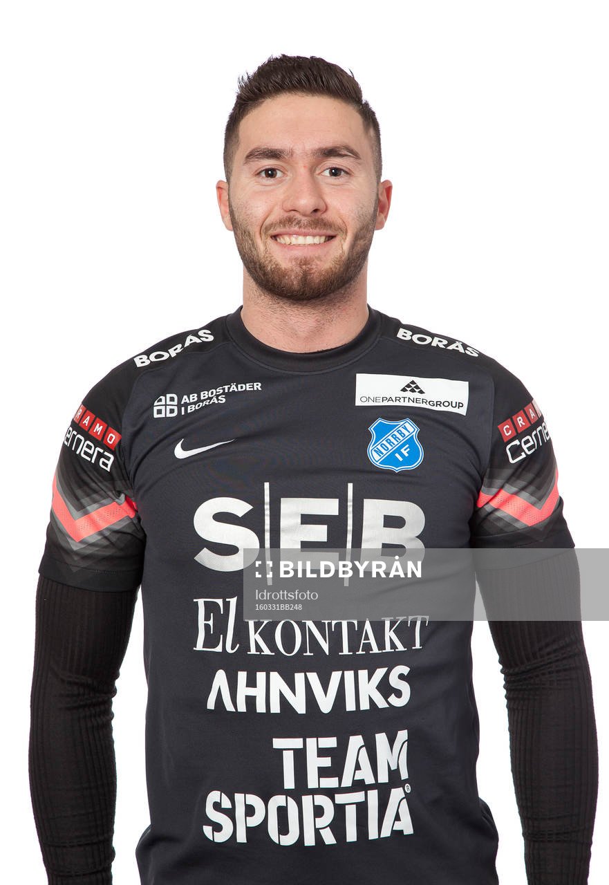 Mergim Krasniqi poserar för ett porträtt den 31 mars 2016 i Borås.