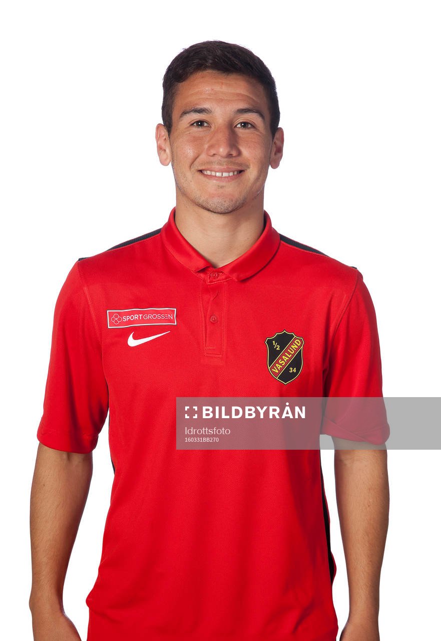 Roman Tello poserar för ett porträtt den 31 mars 2016 i Vasalund.