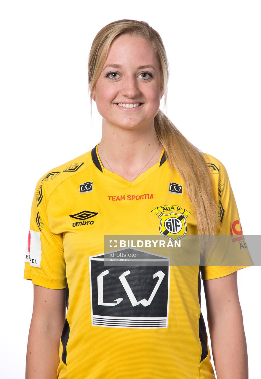 Emma Nilsson poserar för ett porträtt den 31 mars 2016 i Stockholm.