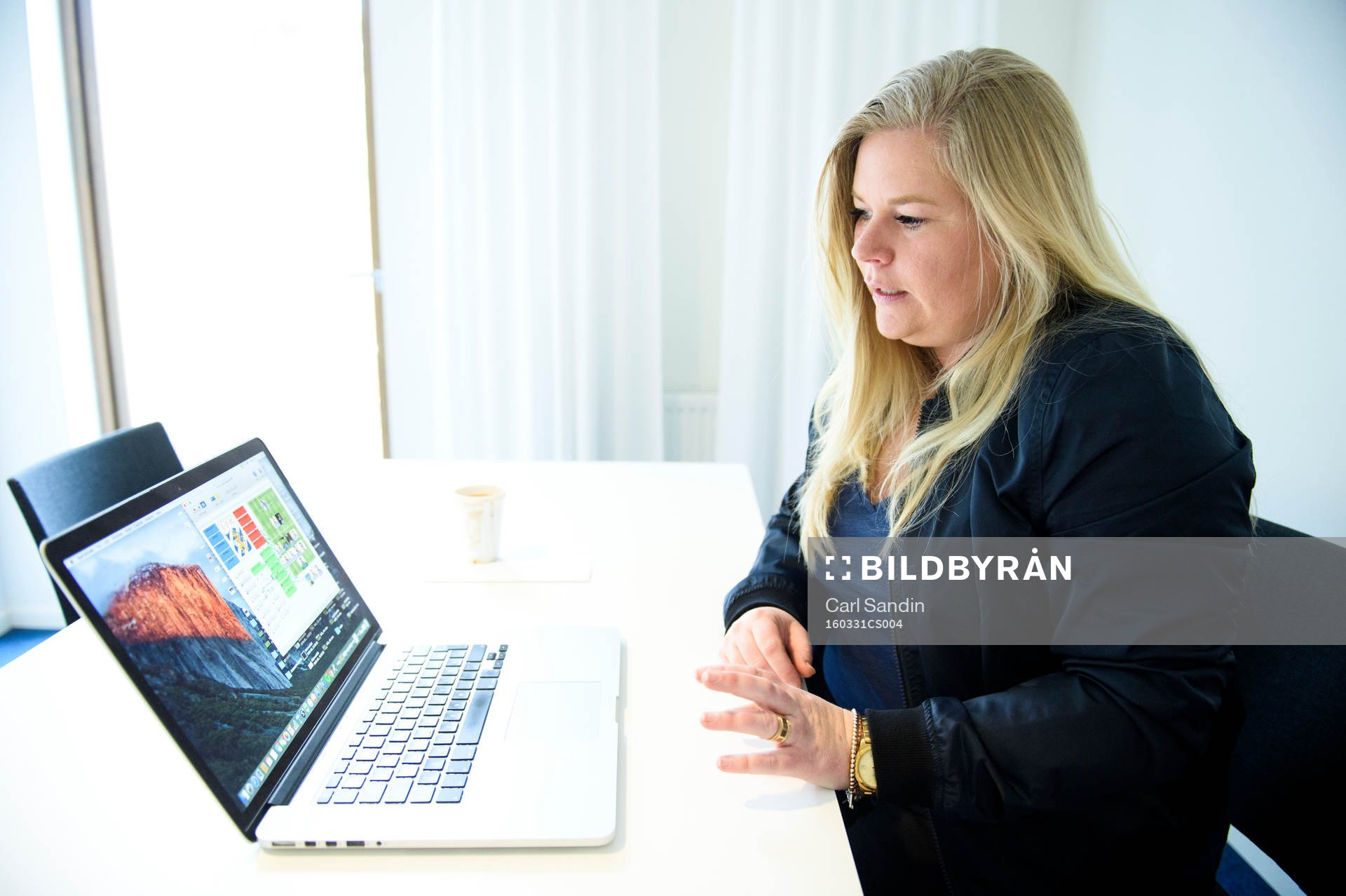 IFK Göteborgs analytiker Linda Breding blir intervjuad