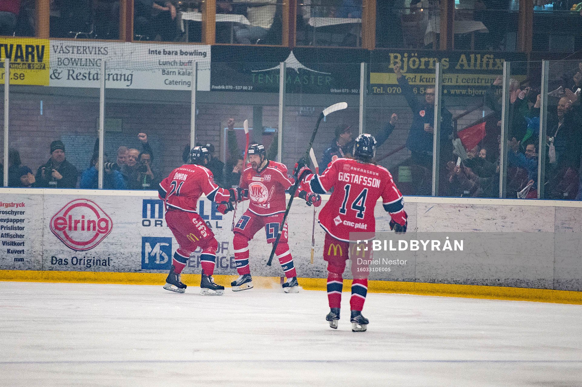 Västervik jublar när Västerviks Joacim Hedblad gör 1-0
