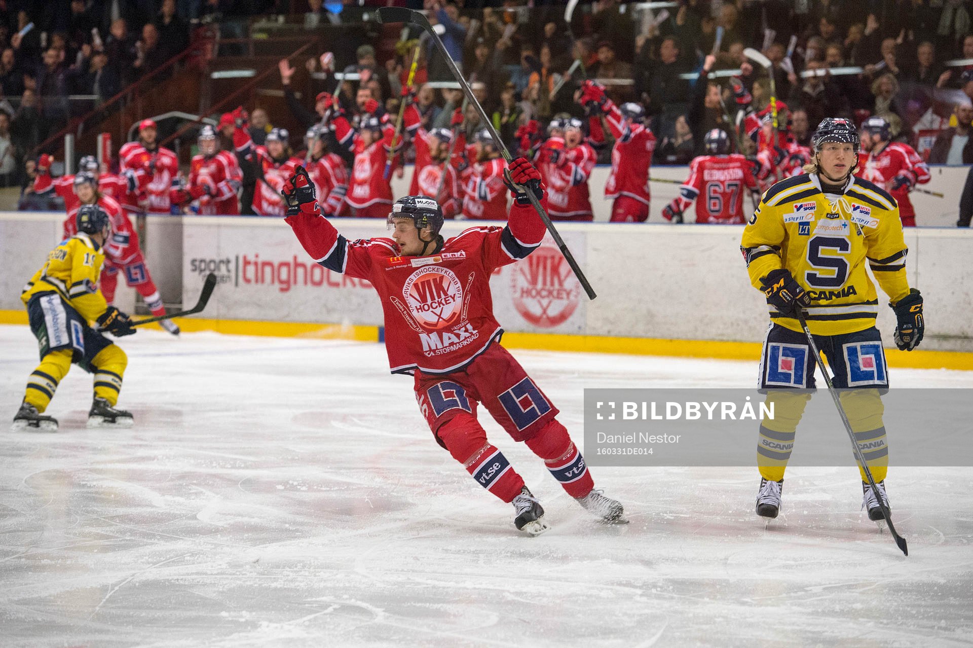 Västerviks Viktor Lindell jublar