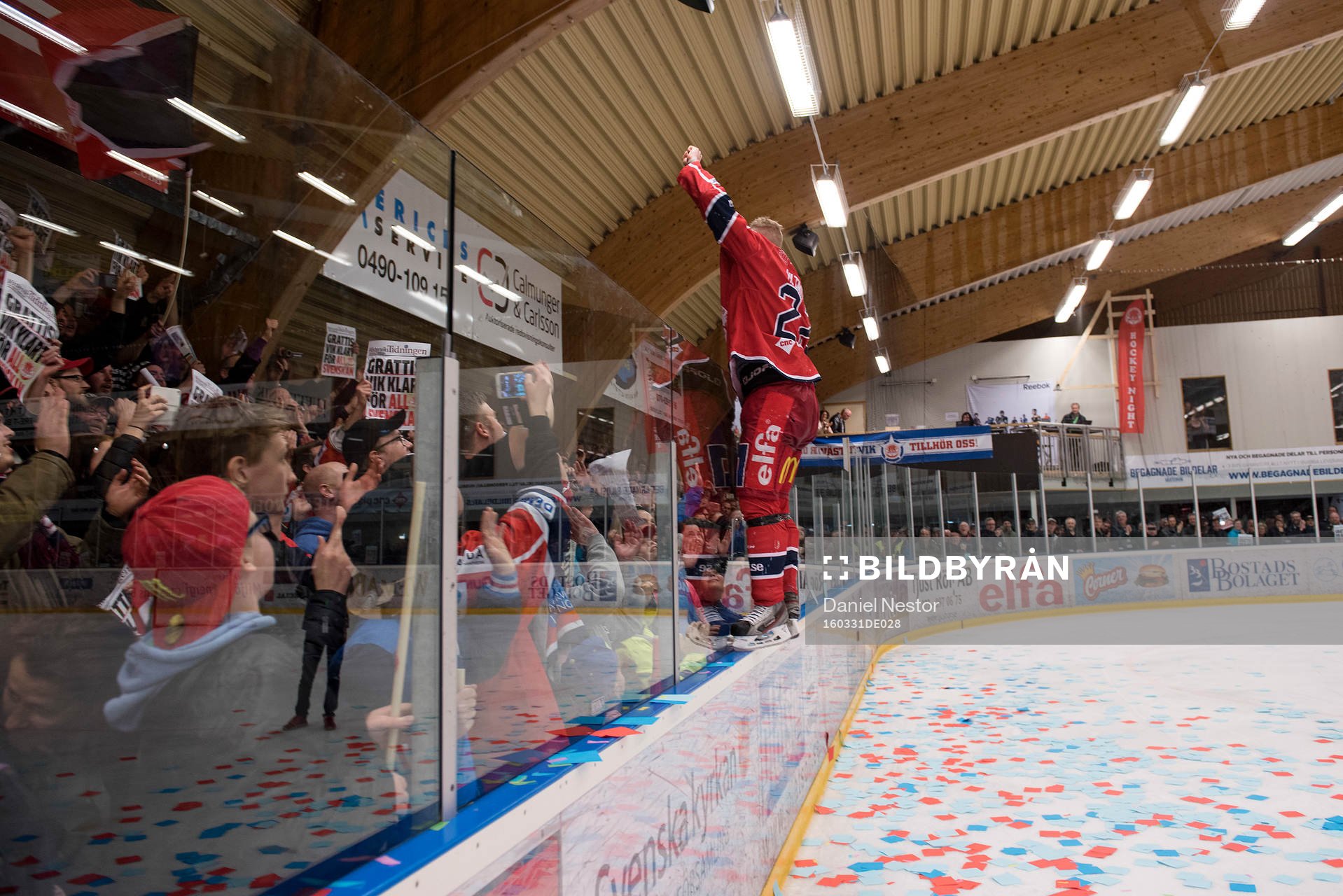 Västerviks Simon Mitman firar
