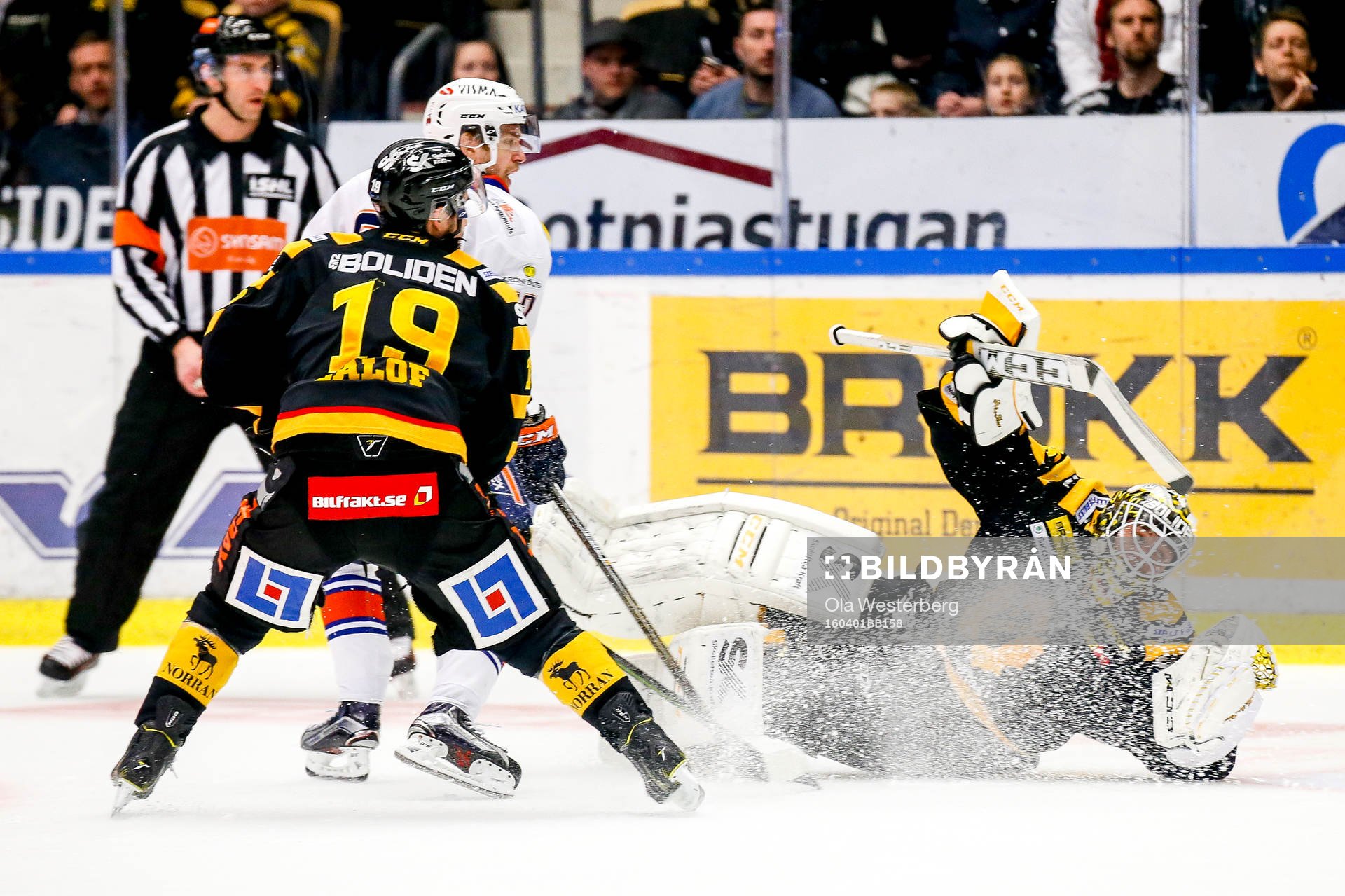 Skellefteås målvakt Markus Svensson och Andrew Calof