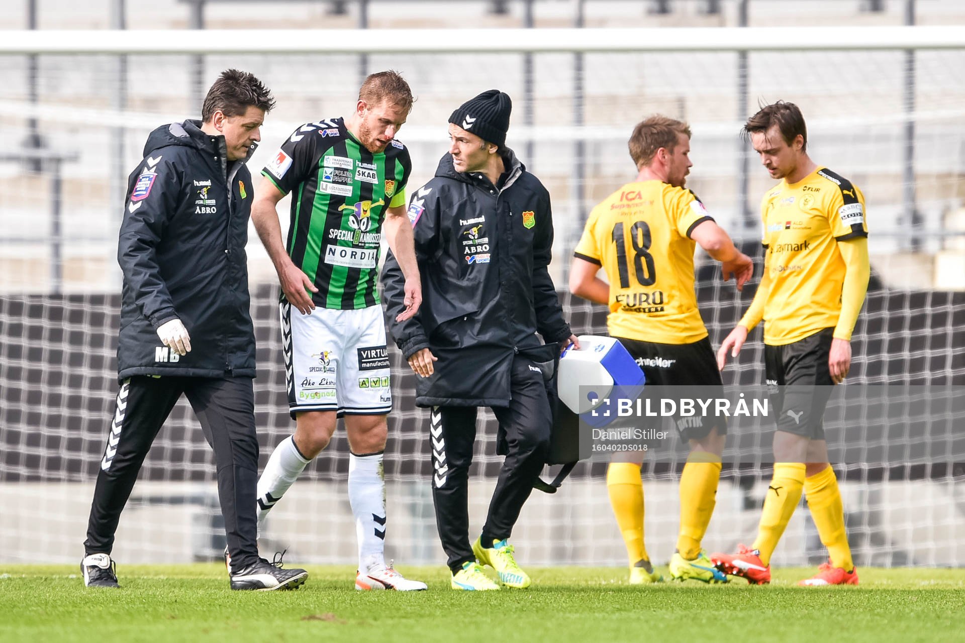GAIS Yussif Chibsah lämnar planen skadad