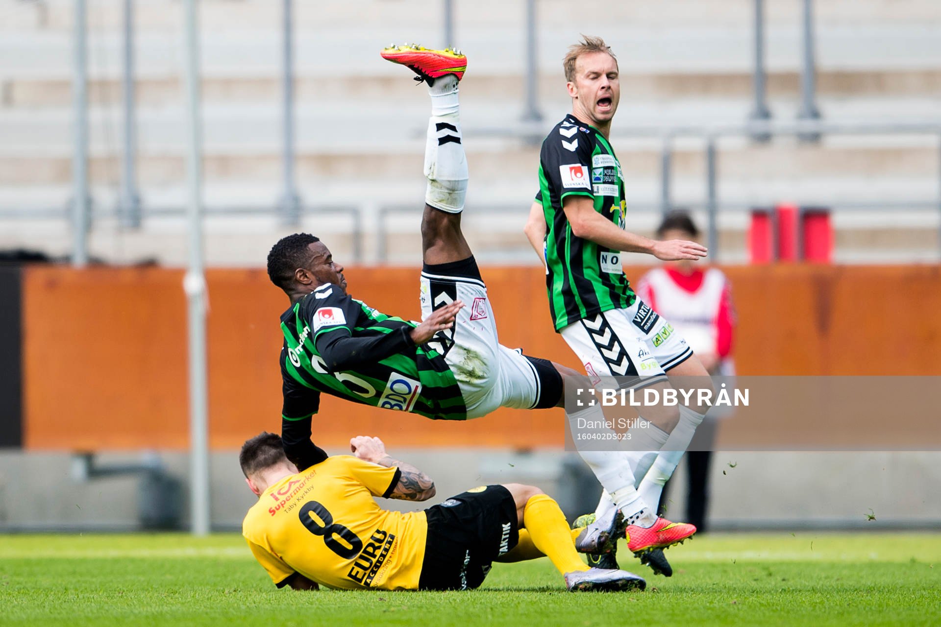 GAIS Liam Loyd Davies ramlar över Frejs Pontus Silfwer