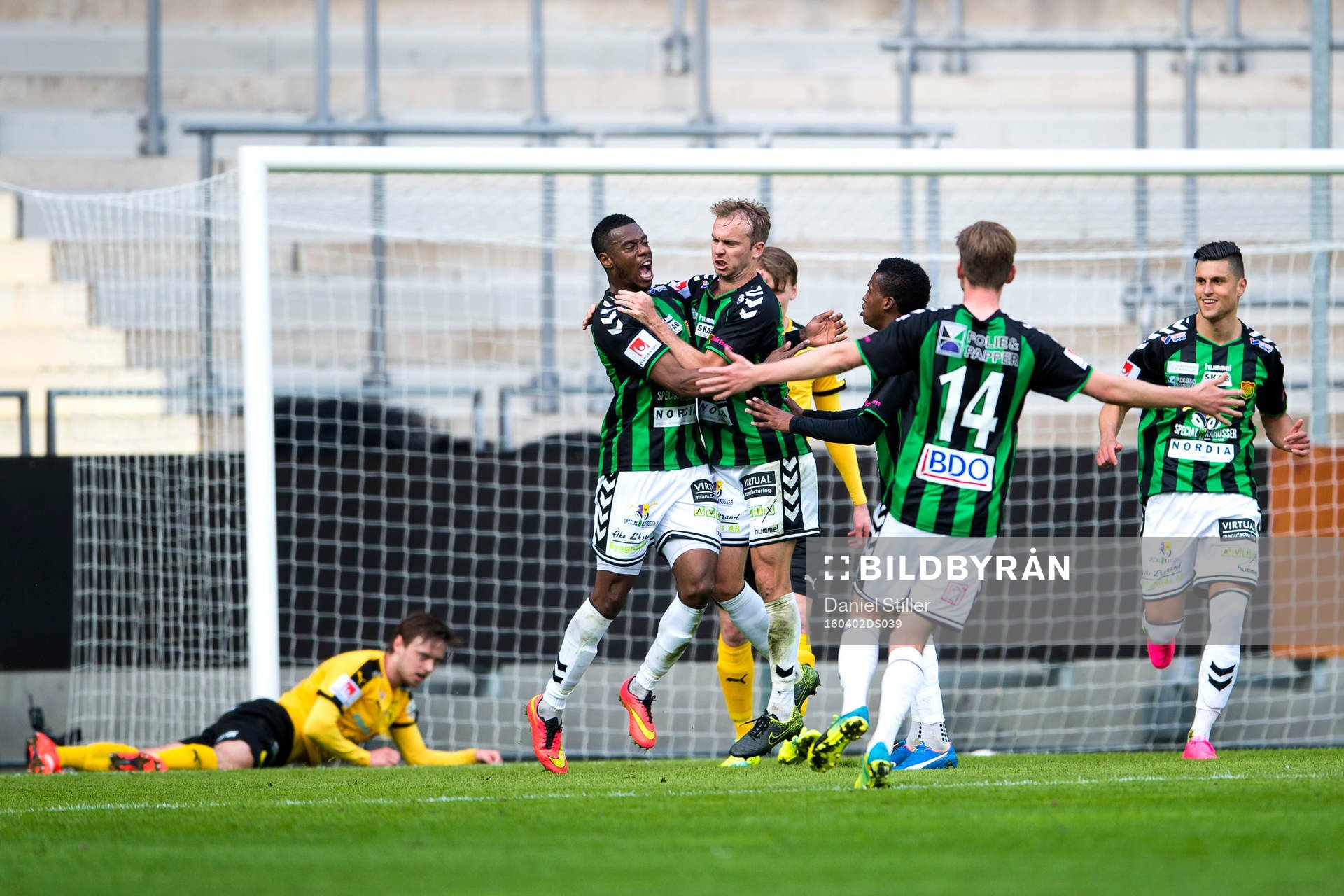 GAIS Liam Loyd Davies jublar tillsammans med Craig Henderson, Bragi Bergsson och Luka Mijaljevic efter att ha gjort 2-0 under fotbollsmatchen i Superettan mellan Gais och Frej Täby den 2 april 2016 i Göteborg.
