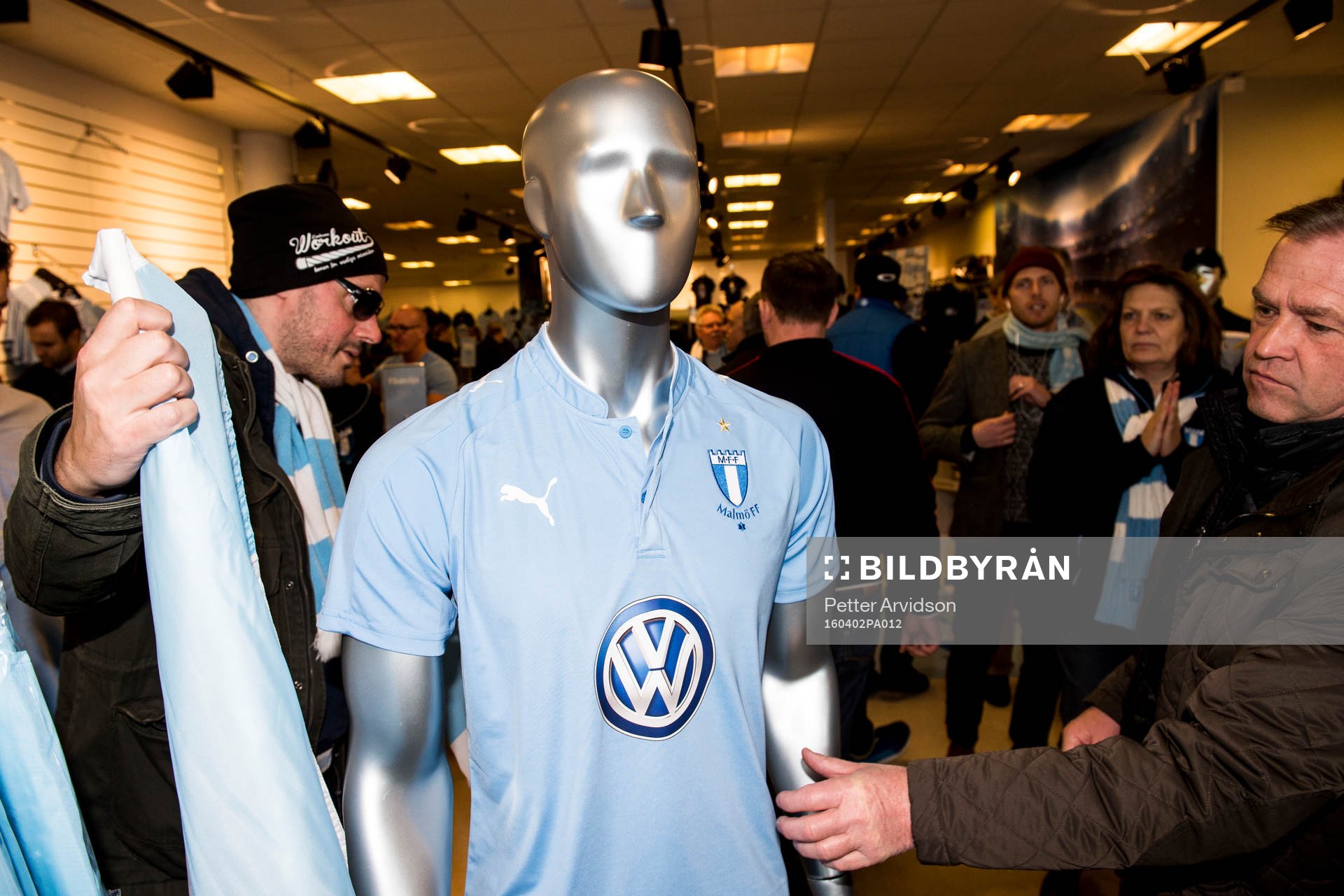 Malmö FFs nya tröja med ny sponsor Volkswagen som