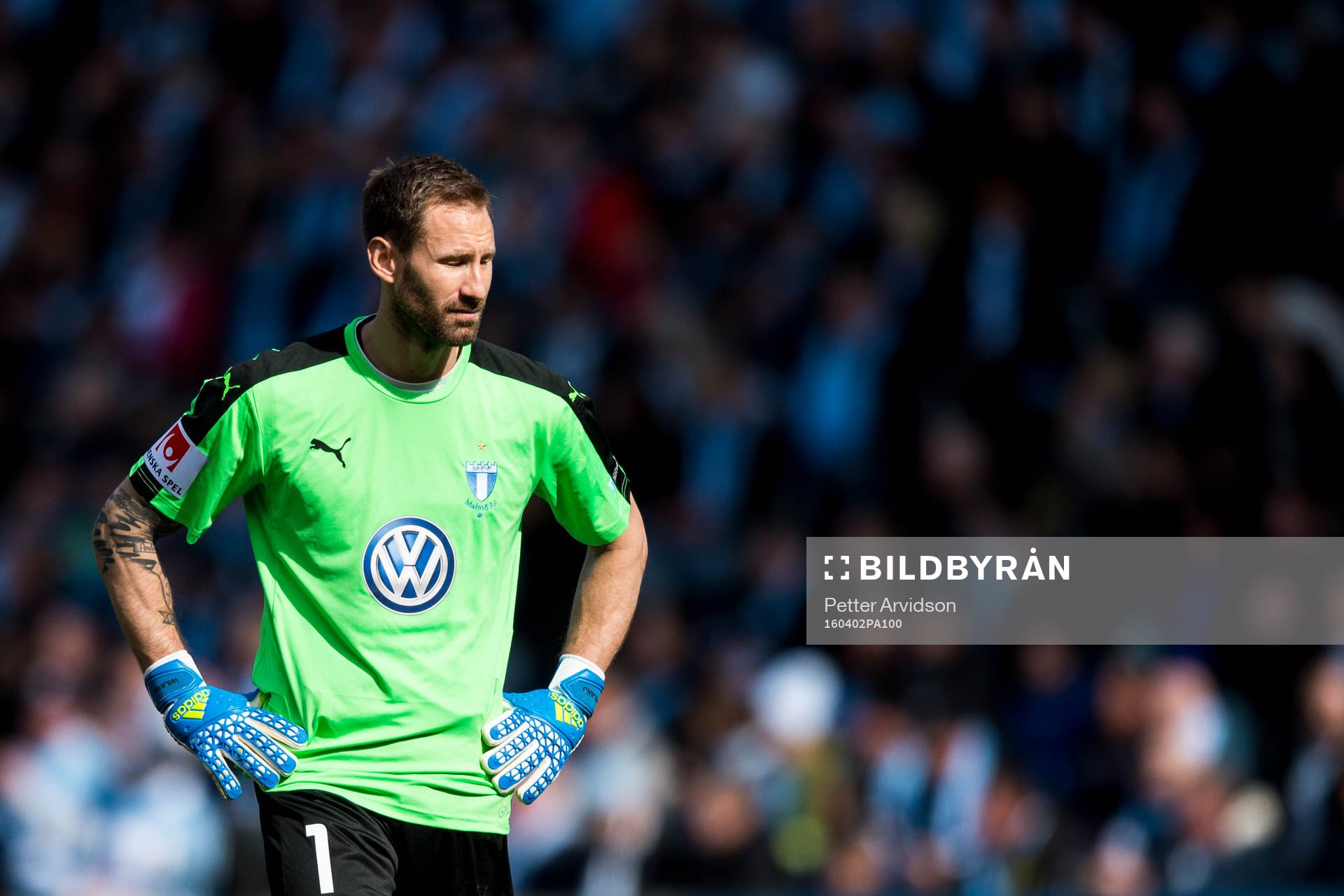 Malmö FFs målvakt Johan Wiland deppar