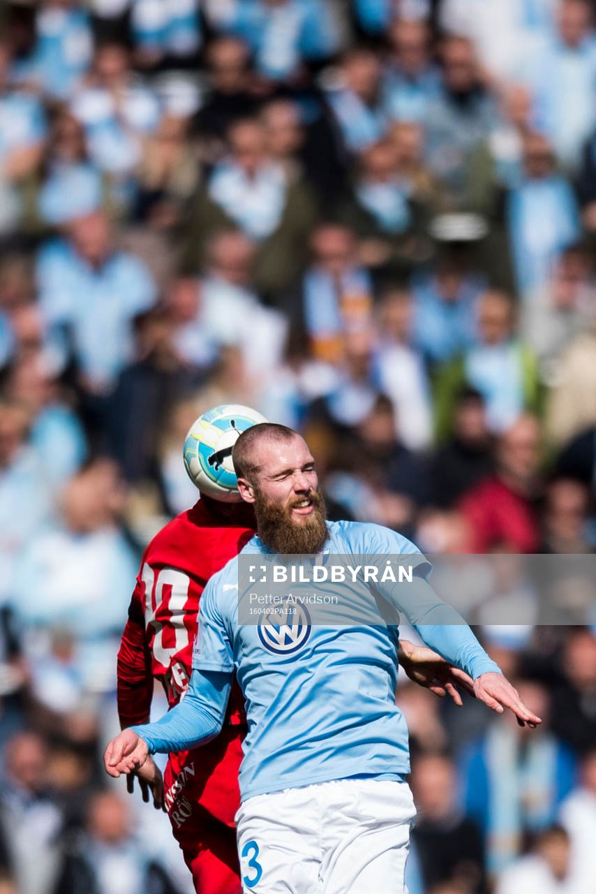 Malmö FFs Jo Inge Berget i nickduell med Norrköpings Emir