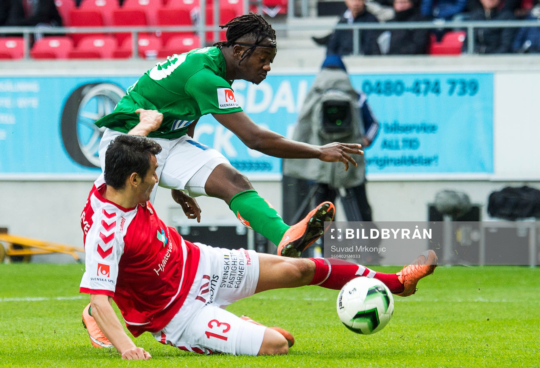 Kalmars Emin Nouri och Jönköpings Moses Ogbu