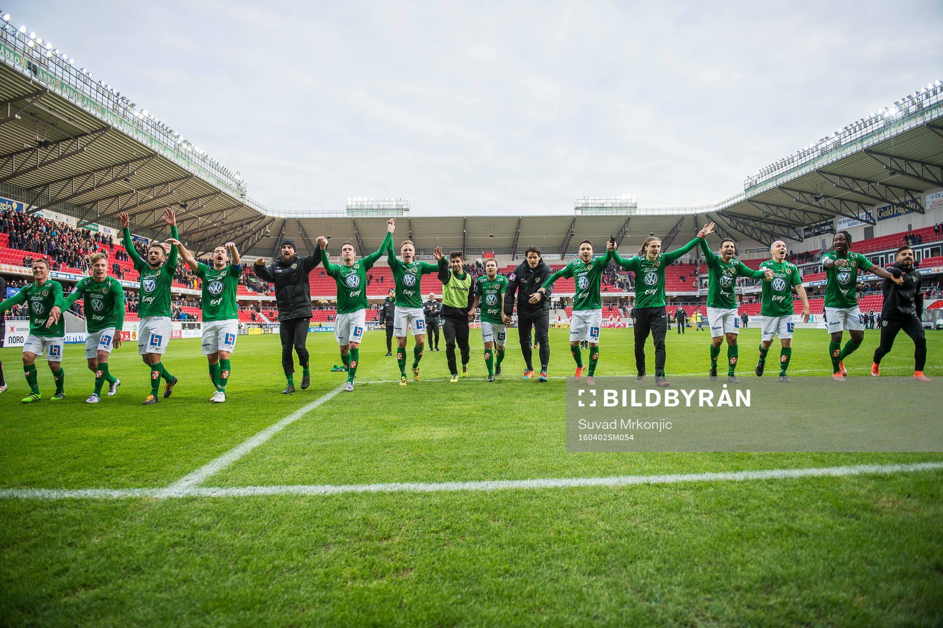 Jönköpingsspelarna jublar