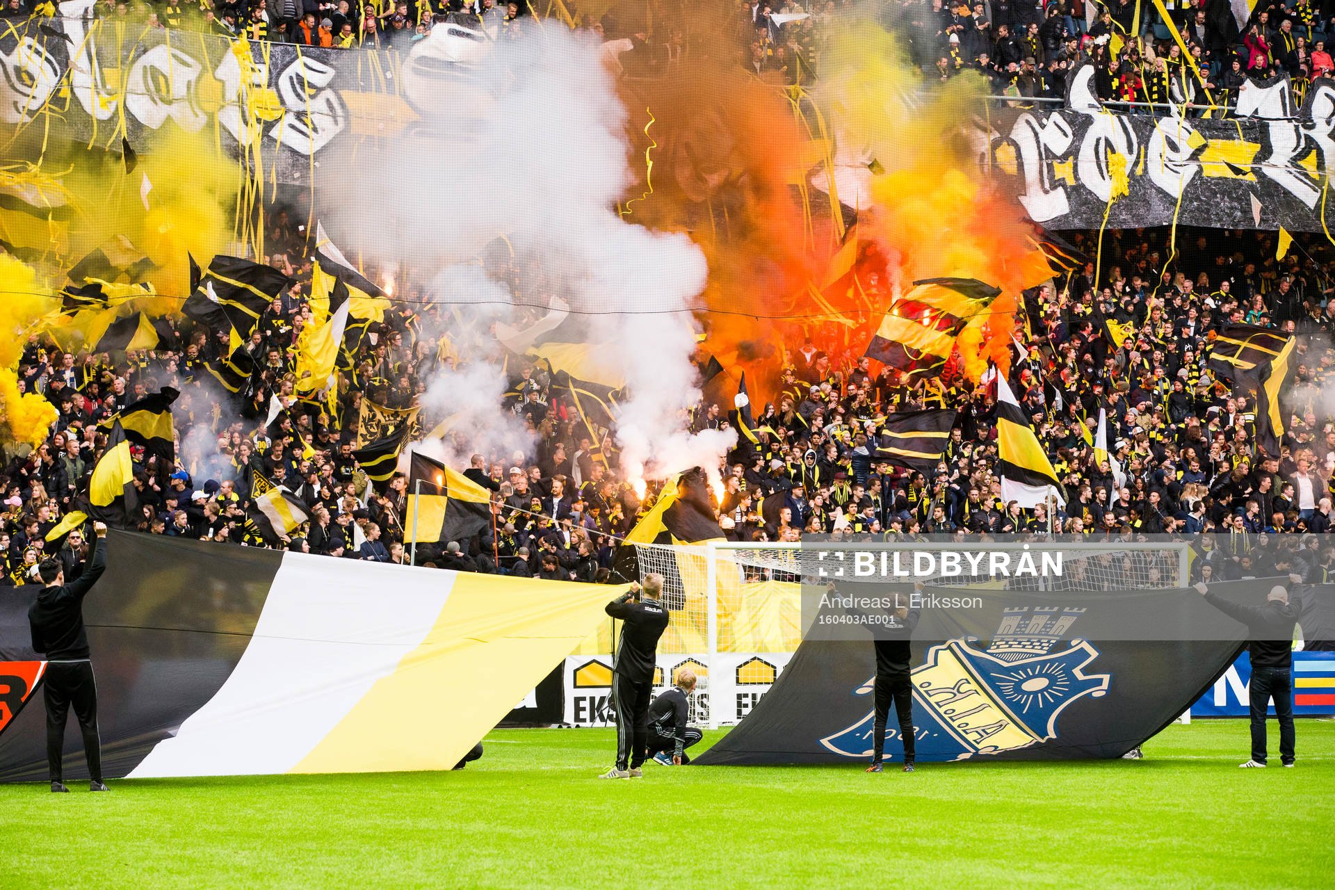 s supportrar före fotbollsmatchen i Allsvenskan mellan AIK